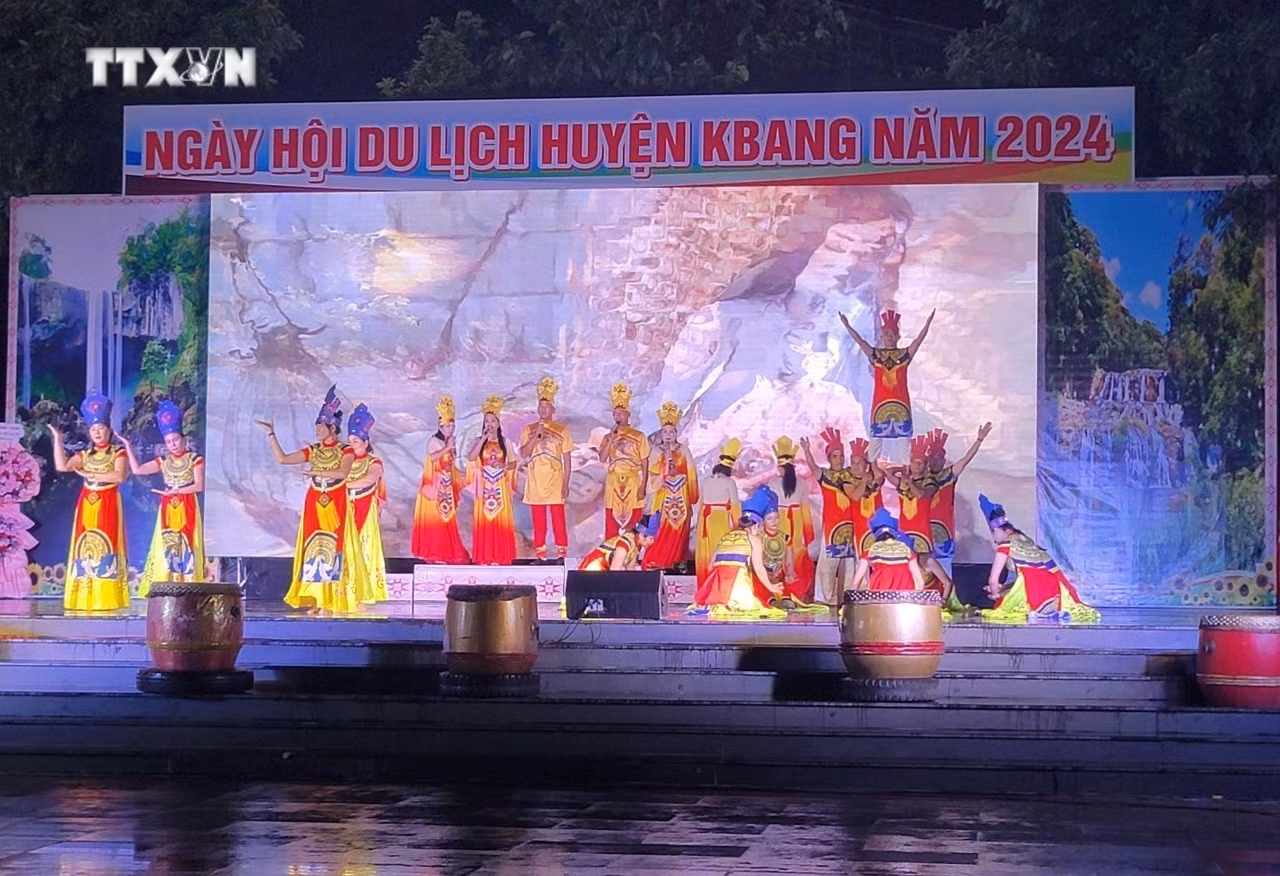 vna_potal_gia_lai_nhieu_hoat_dong_hap_dan_tai_ngay_hoi_du_lich_huyen_kbang_lan_thu_5_7514243.jpg