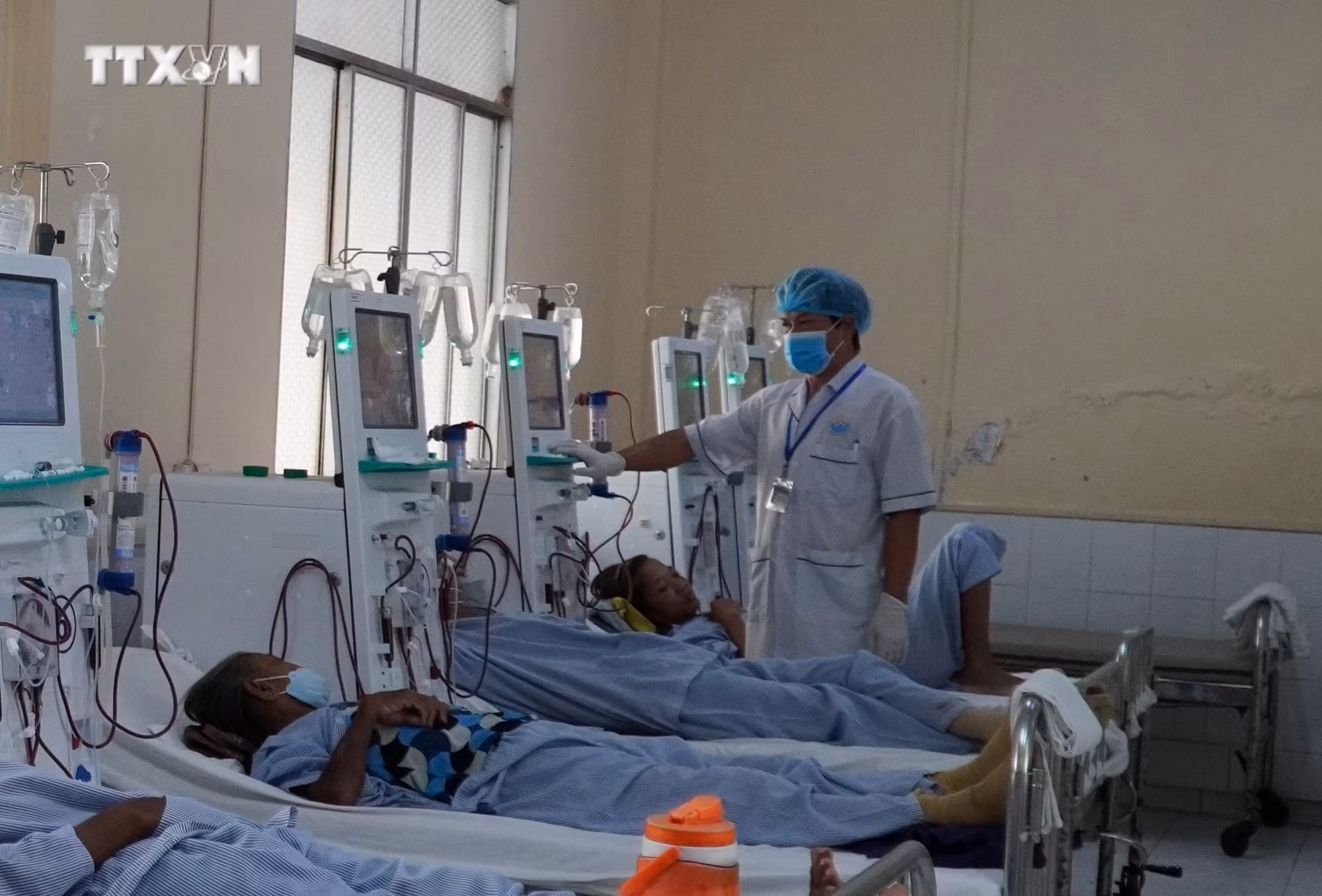vna_potal_ngay_thay_thuoc_viet_nam_27-2_kien_giang_dau_tu_nang_cap_ha_tang_thiet_bi_y_te___7243673.jpg