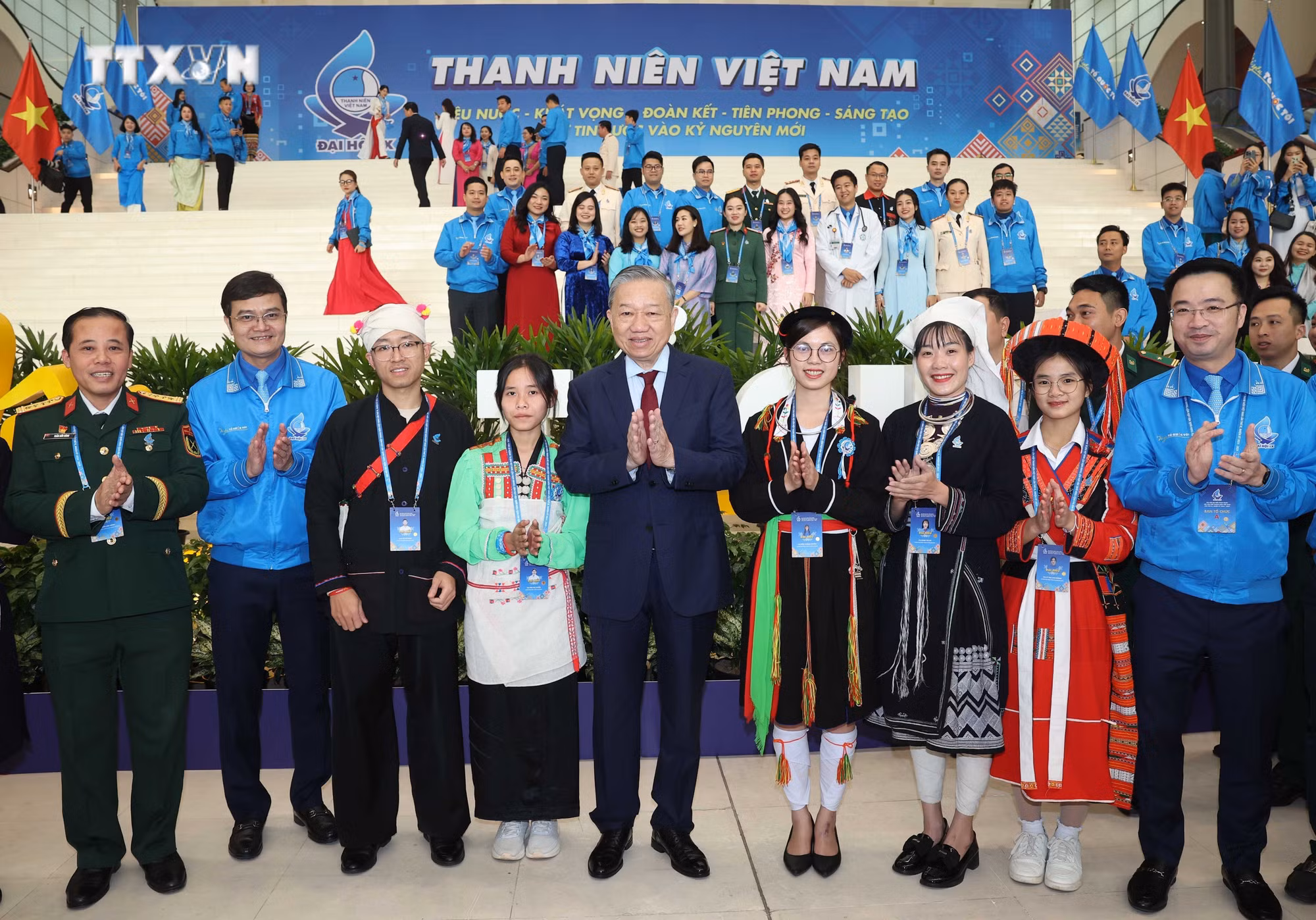 vna_potal_tong_bi_thu_du_phien_trong_the_dai_hoi_ix_hoi_lien_hiep_thanh_nien_viet_nam___7762466.jpg