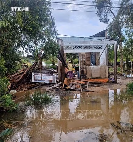 vna_potal_loc_xoay_khien_6_nguoi_bi_thuong_tai_ca_mau_stand.jpg