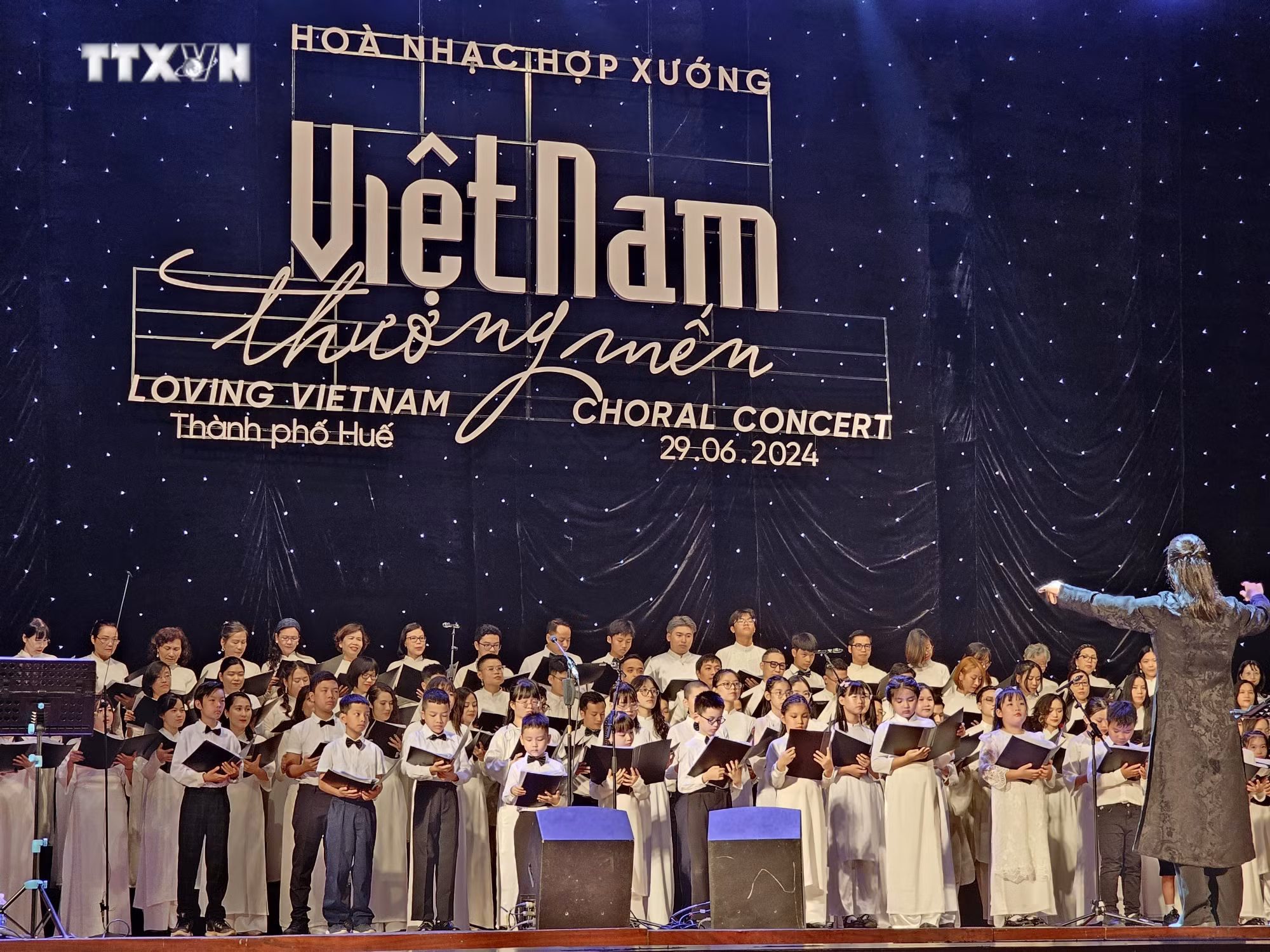 vna_potal_hoa_nhac_hop_xuong_“viet_nam_thuong_men”_7456830.jpeg