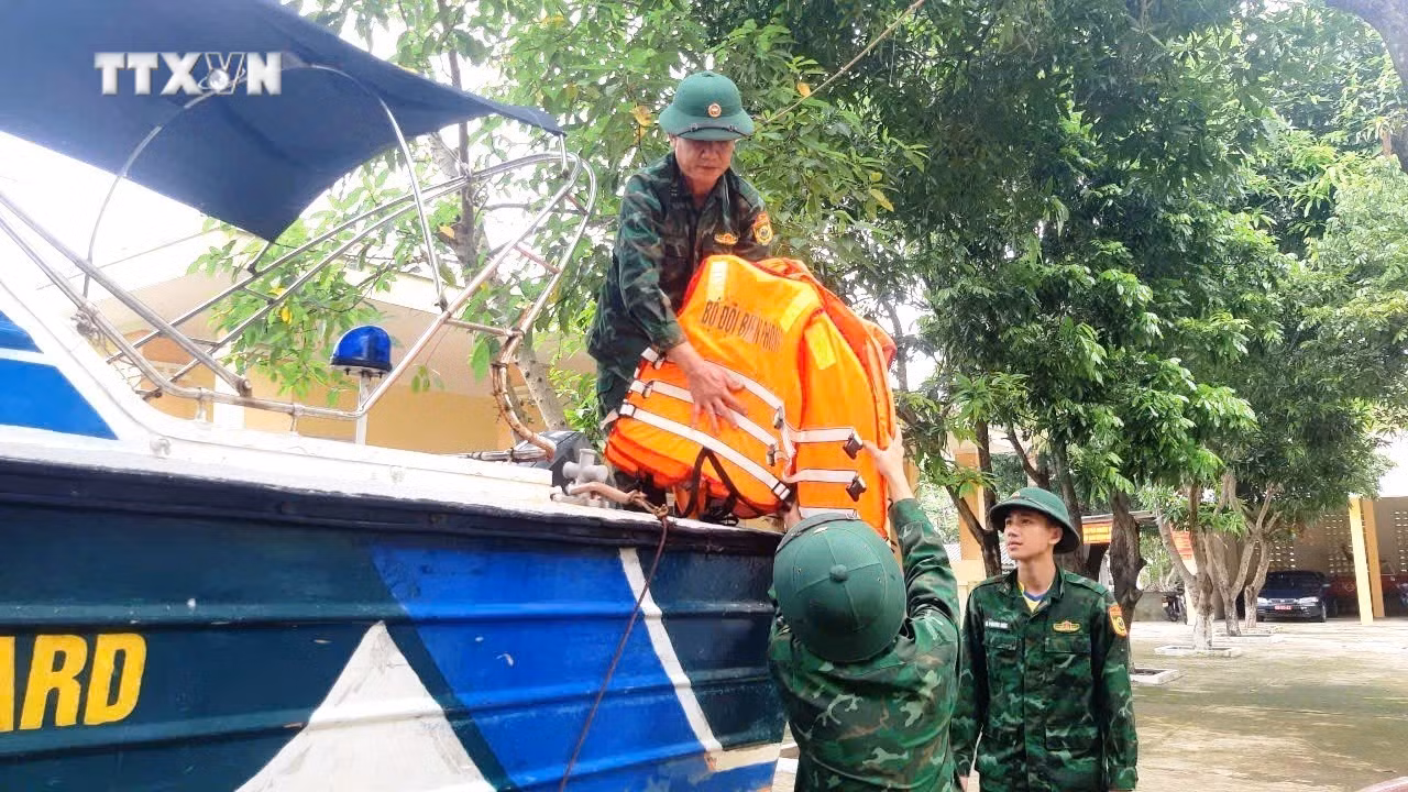 vna_potal_quang_binh_bo_doi_bien_phong_chu_dong_trien_khai_cong_tac_ung_pho_voi_bao_trami_7669101.jpg