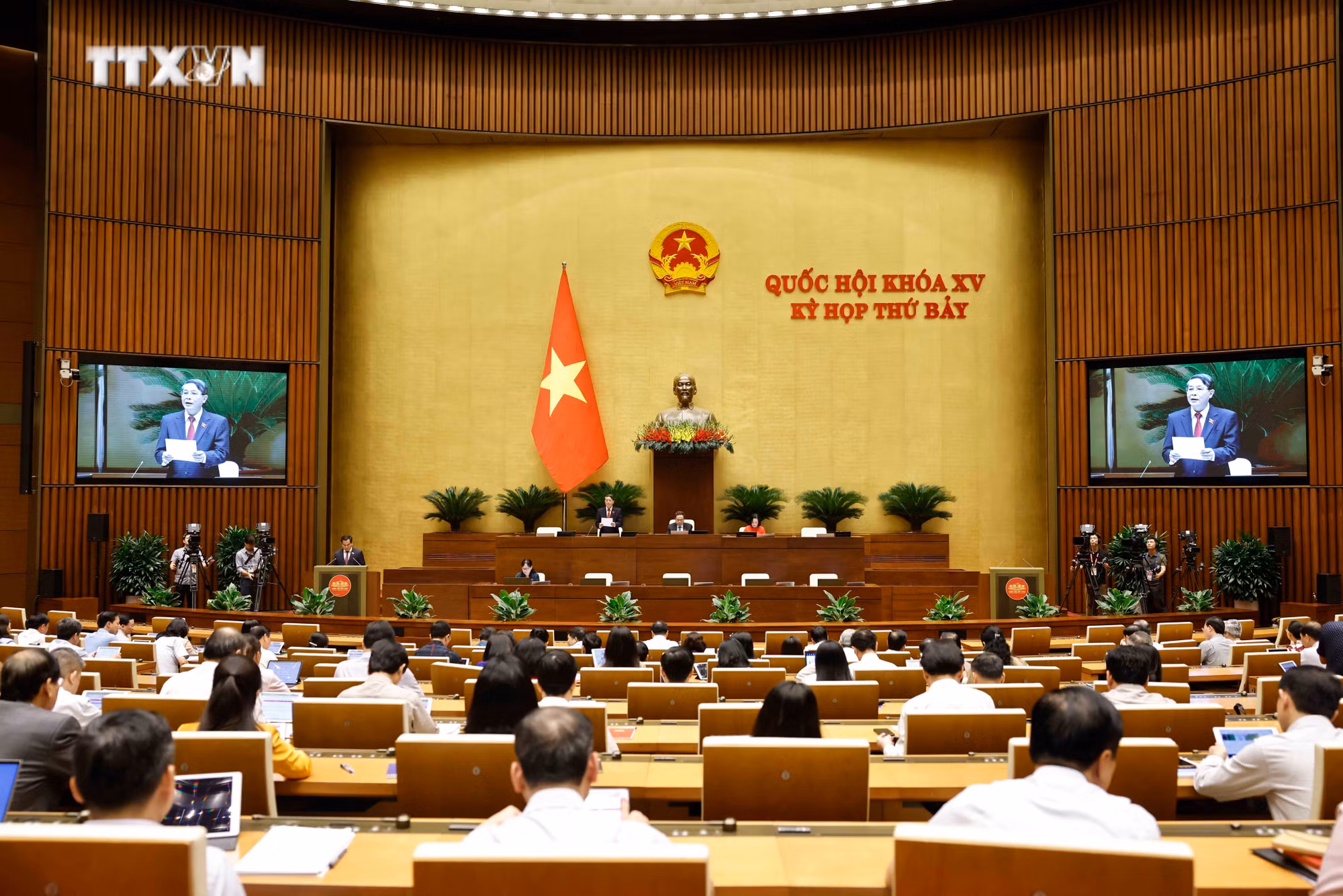 vna_potal_ky_hop_thu_7_quoc_hoi_khoa_xv_thao_luan_ve_du_an_luat_di_san_van_hoa_sua_doi_7449329.jpg