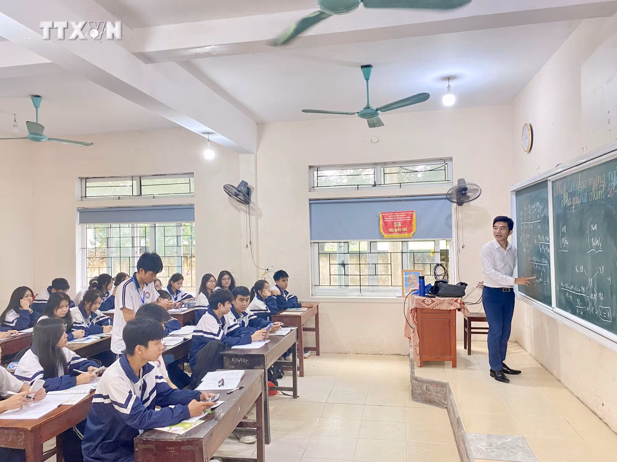 vna_potal_ha_tinh_but_pha_vuon_len_trong_cong_tac_day_hoc_7708939.jpg