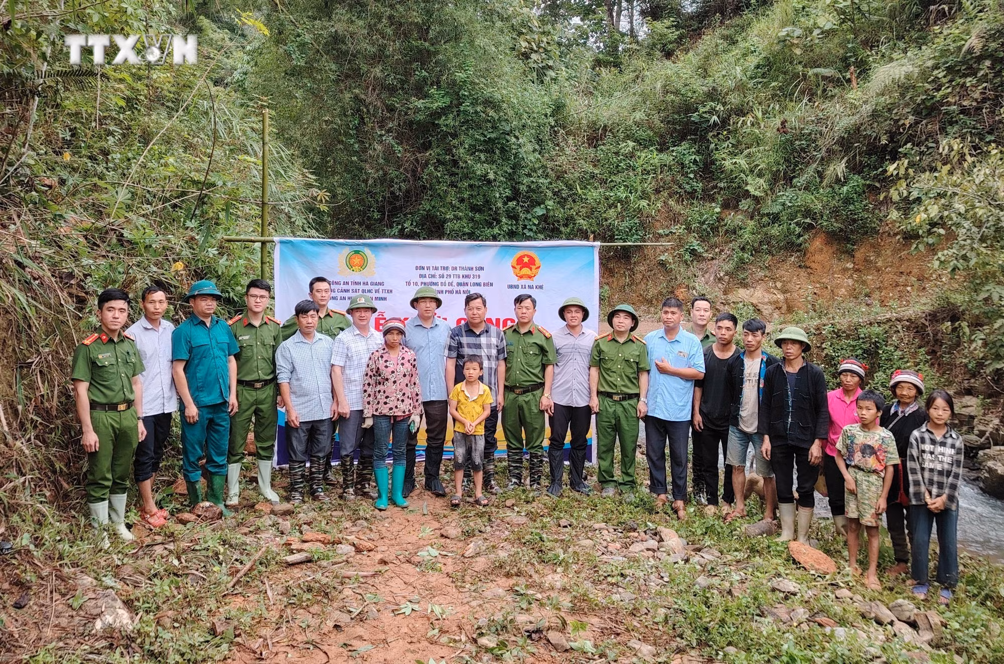 vna_potal_ha_giang_khoi_cong_hai_cay_cau_dan_sinh_vuot_lu_phuc_vu_ba_con_vung_cao_bien_gioi_7417250.jpg