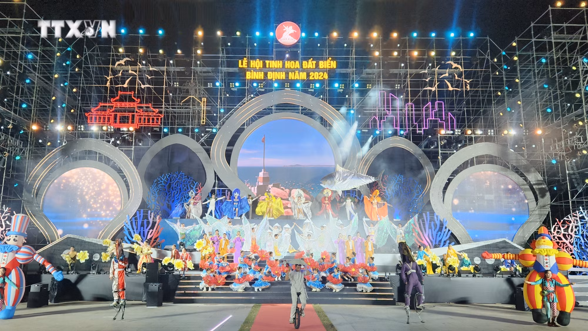 vna_potal_khai_mac_“le_hoi_tinh_hoa_dat_bien_binh_dinh_nam_2024”_7477805.jpg