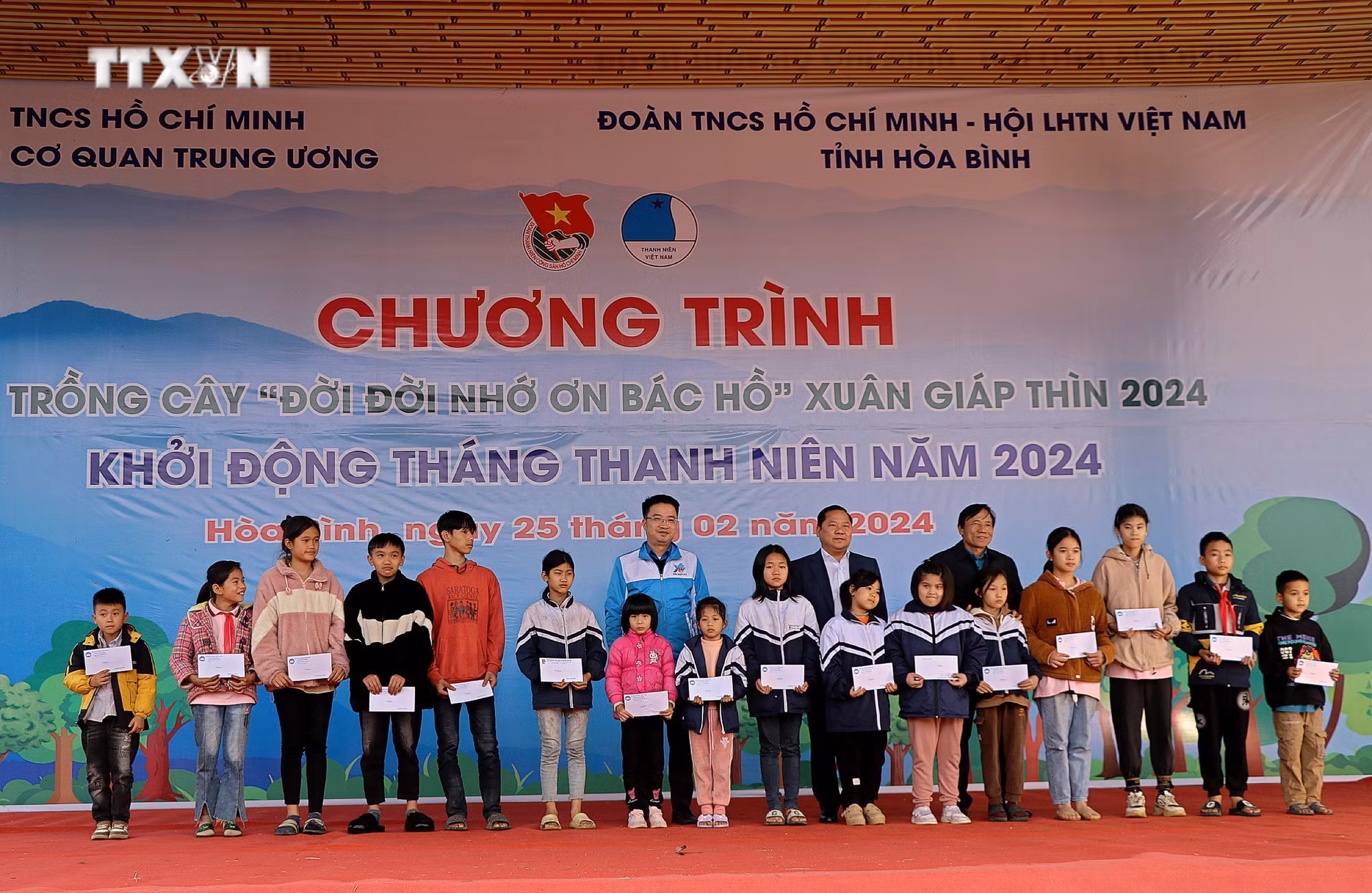 vna_potal_phat_dong_tet_trong_cay_“doi_doi_nho_on_bac_ho”_va_khoi_dong_thang_thanh_nien_nam_2024_7241617.jpg