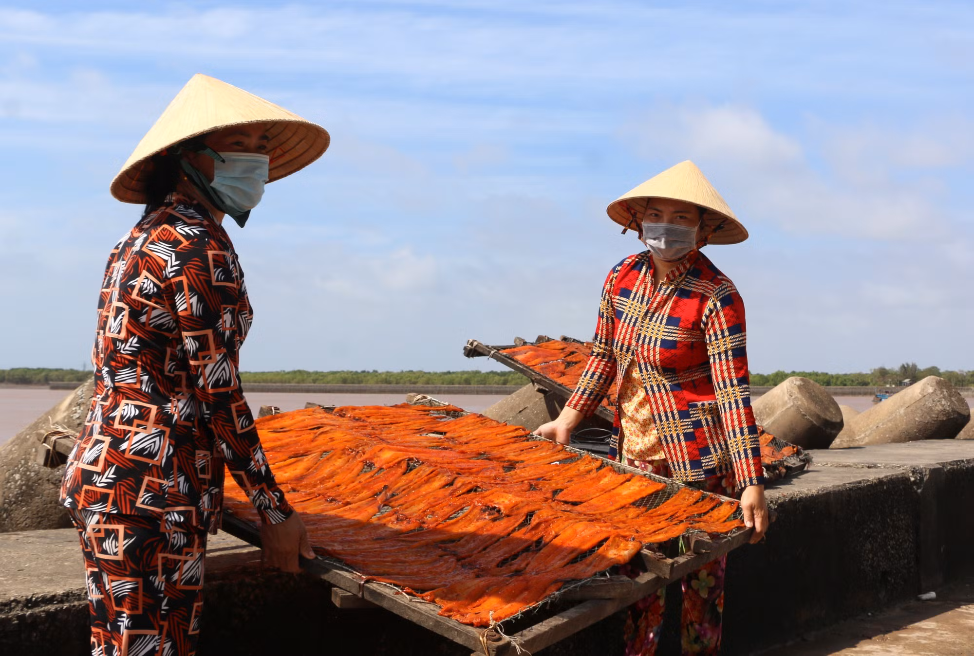“Thủ phủ” nghề làm hải sản khô Gành Hào vào mùa Tết