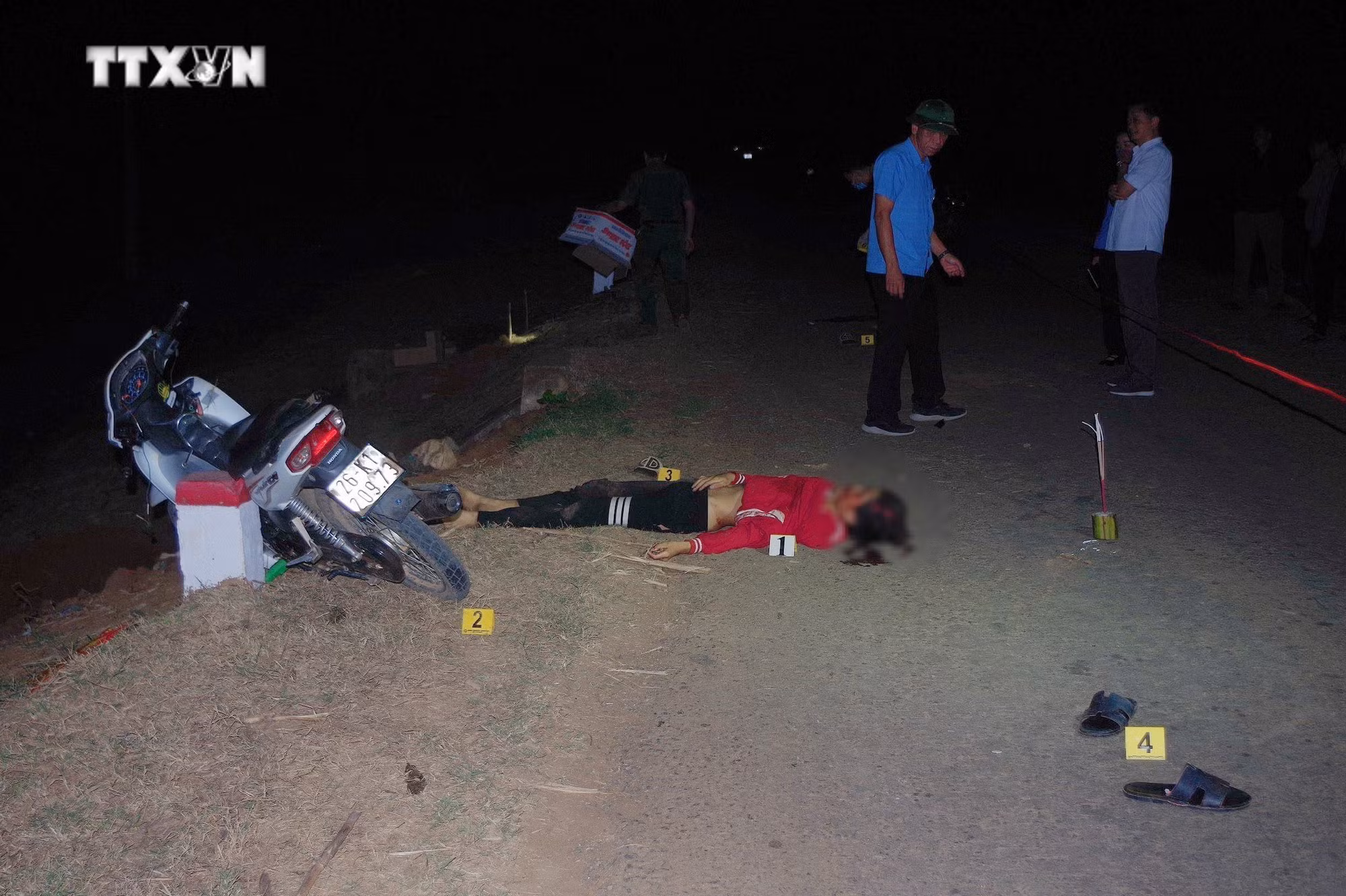 vna_potal_son_la_bat_khan_cap_hai_nghi_pham_giet_nguoi_sau_6_gio_truy_vet_7329542.jpg