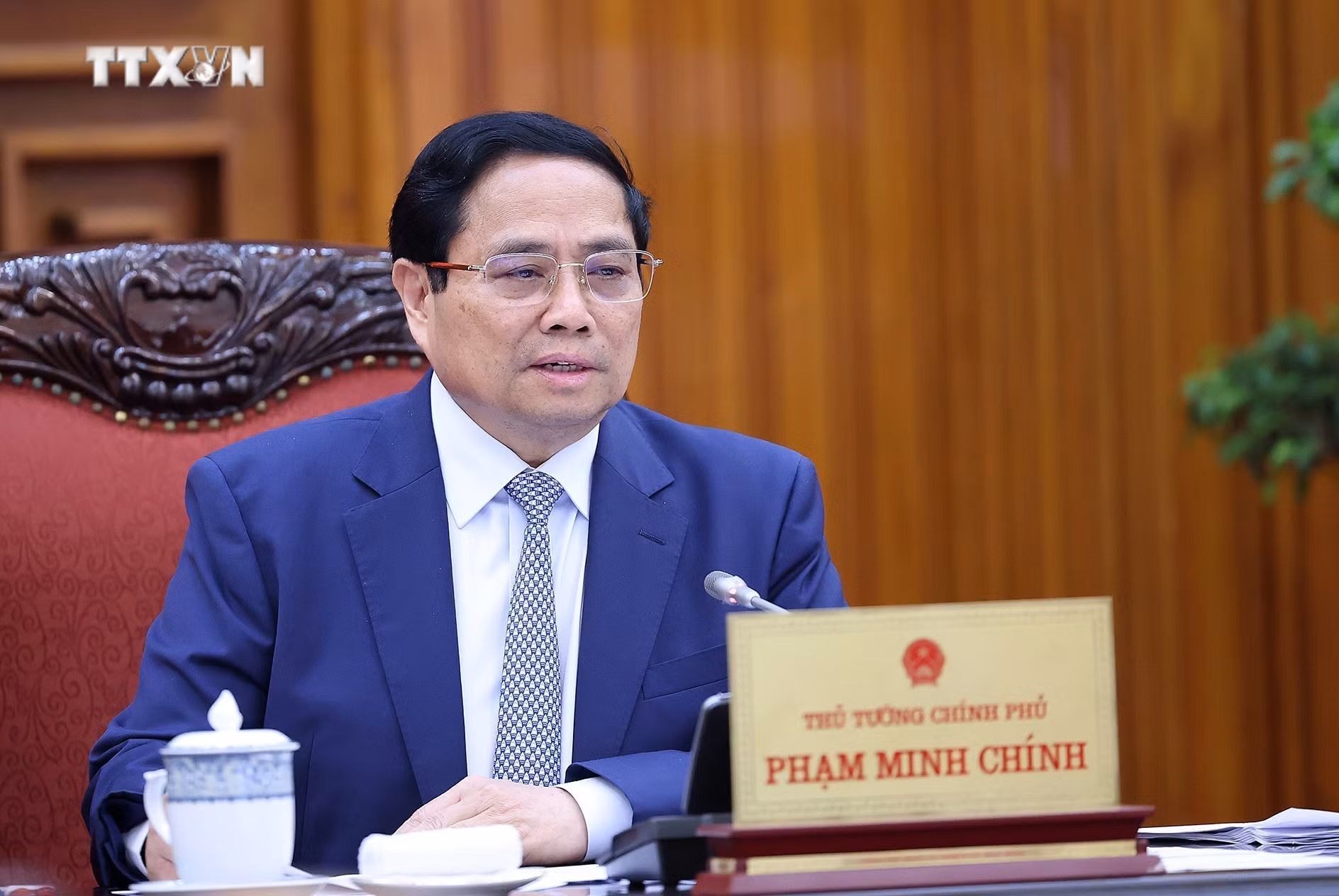 vna_potal_thu_tuong_chu_tri_hop_day_nhanh_tien_do_du_an_duong_day_500kv_mach_3_7300561.jpg