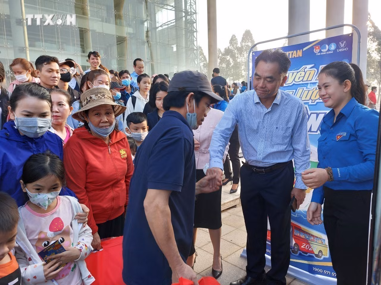 vna_potal_binh_duong_to_chuc_chuyen_xe_nang_luong_0_dong_7213022.jpg