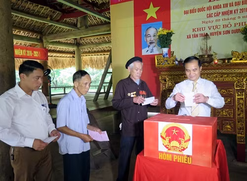 Ngày hội non sông trên quê hương Thủ đô kháng chiến