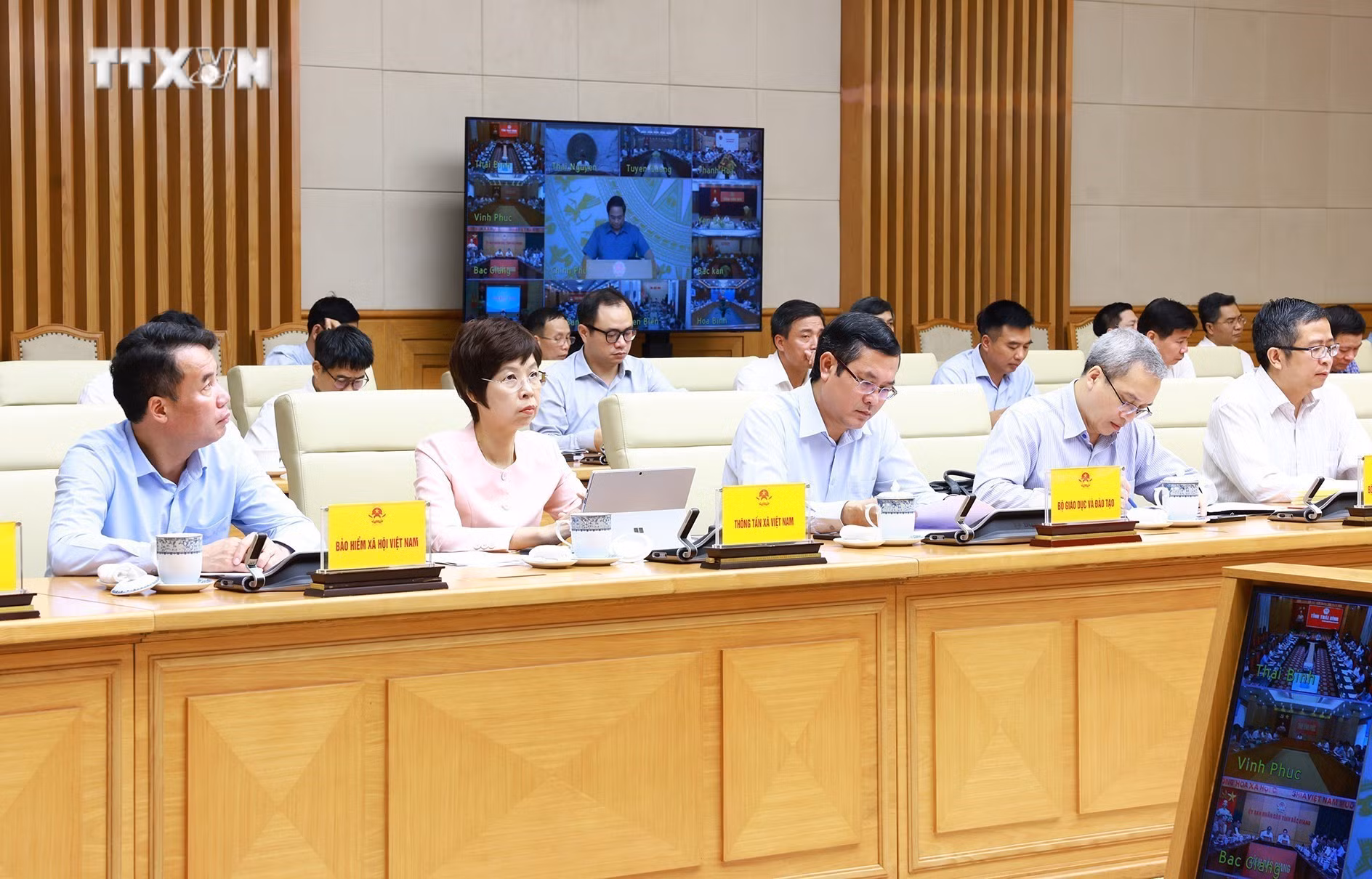 vna_potal_thu_tuong_chu_tri_hoi_nghi_so_ket_cong_tac_khac_phuc_hau_qua_bao_so_3__7621412.jpg