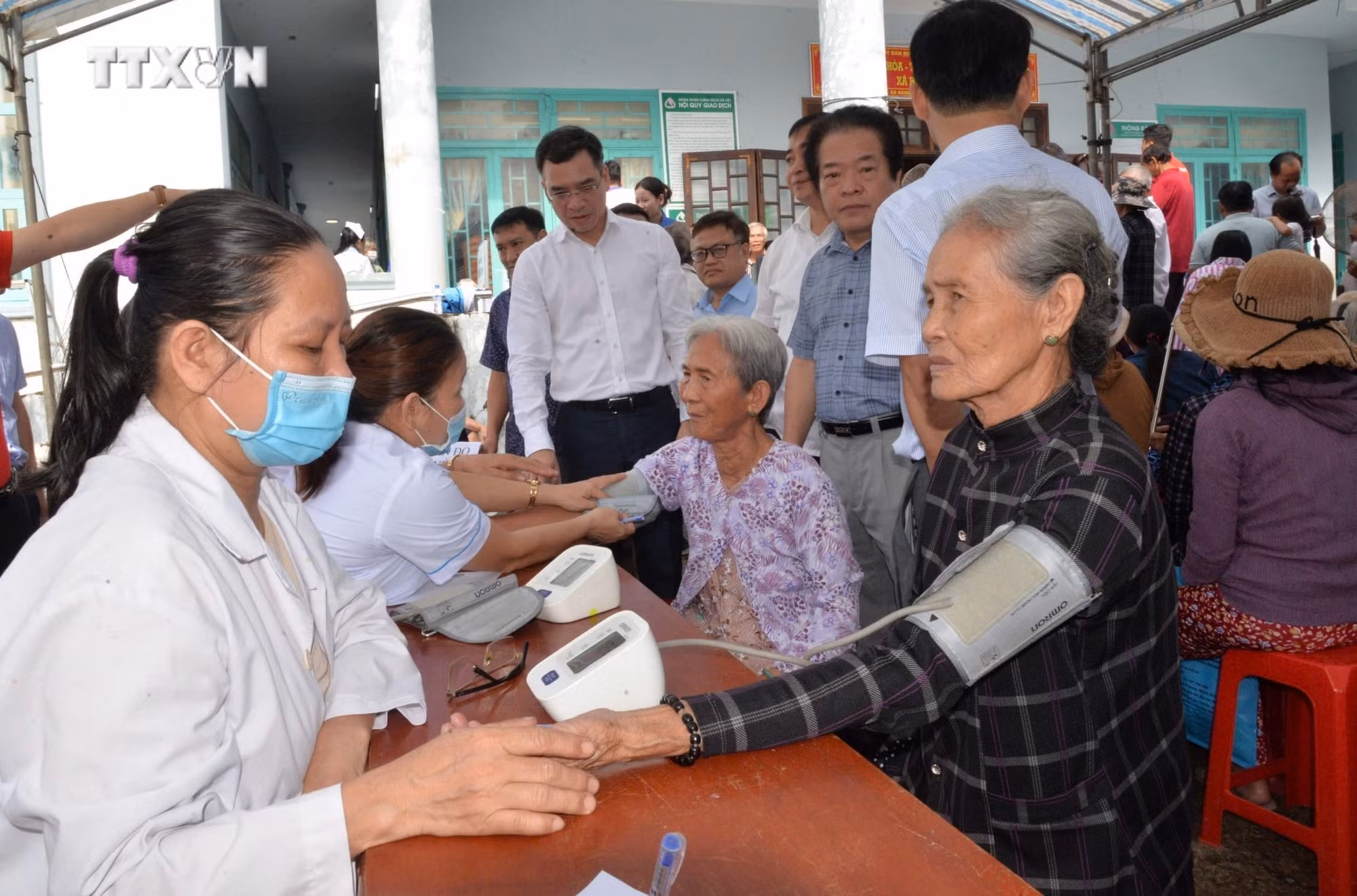 vna_potal_kham_cap_thuoc_mien_phi_cho_hon_500_nguoi_dan_quang_ngai__7648975.jpg