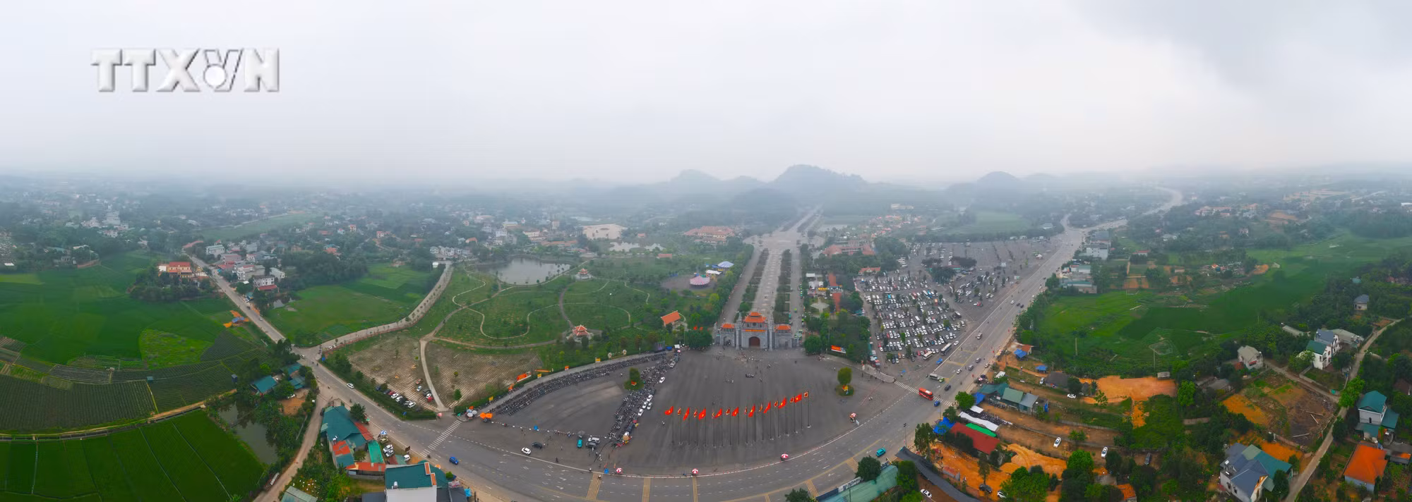 vna_potal_du_khach_thap_phuong_huong_ve_dat_to_7328148.jpg