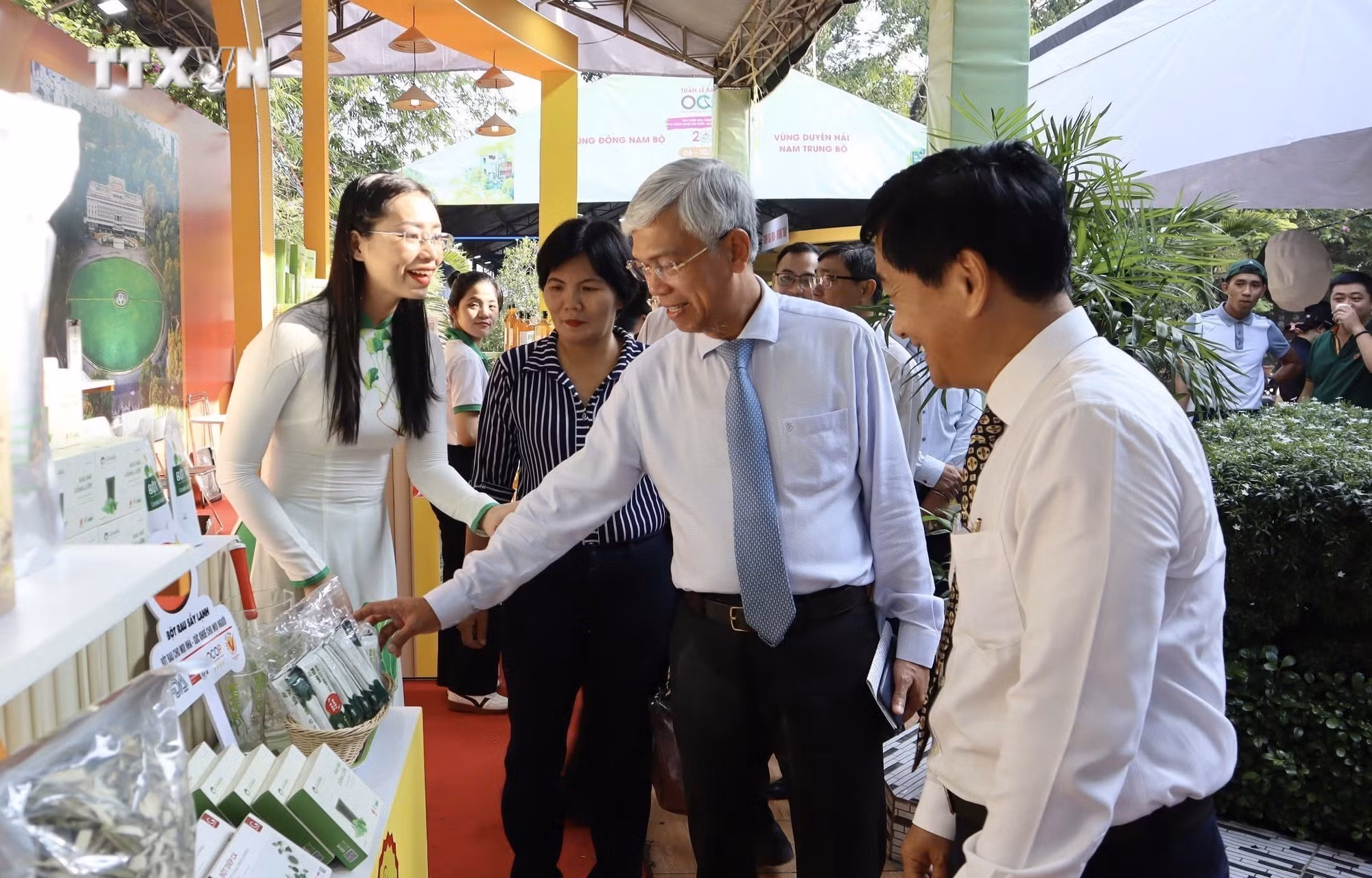 vna_potal_khai_mac_tuan_le_san_pham_ocop_san_pham_dac_trung_cac_vung_-_mien_nam_2024__7689561.jpg