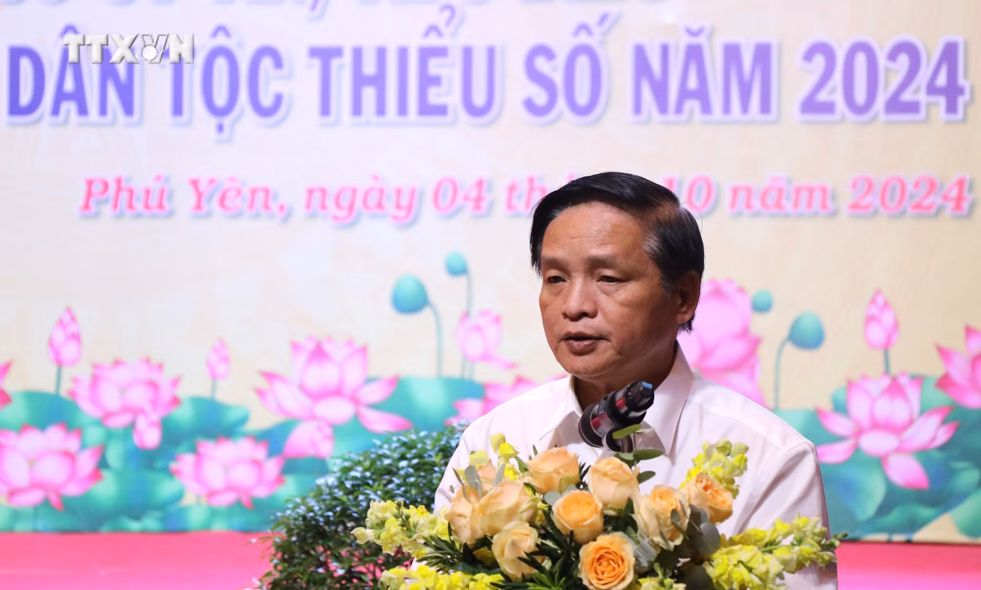 vna_potal_hoi_nghi_gap_go_nguoi_co_uy_tin_trong_vung_dong_bao_dan_toc_thieu_so_phu_yen_7632978.jpg