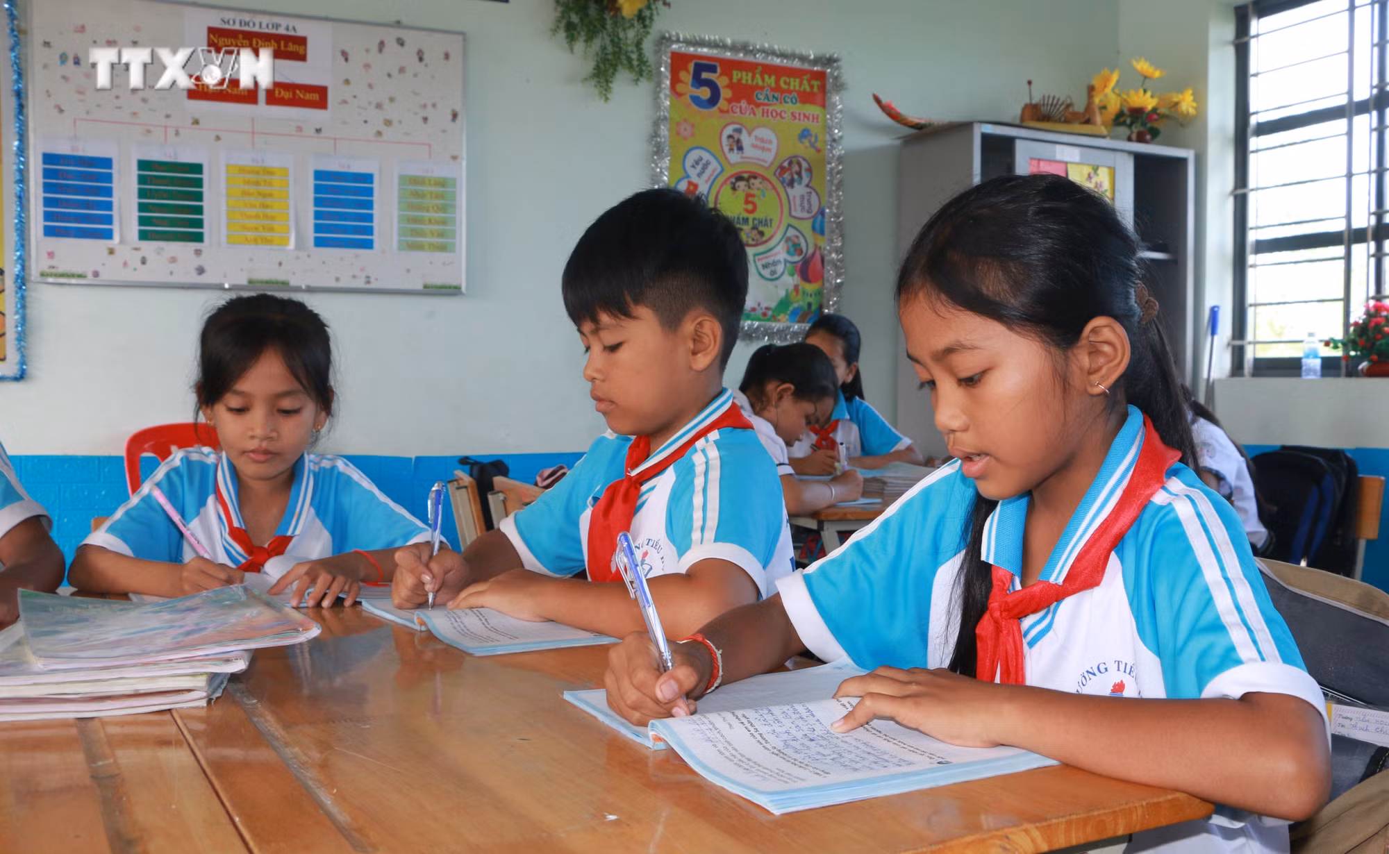 vna_potal_soc_trang_quan_tam_phat_trien_giao_duc_vung_dan_toc_khmer_7691762.jpg