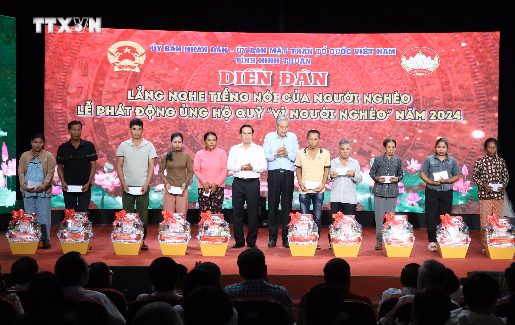 vna_potal_ninh_thuan_phat_dong_ung_ho_quy_vi_nguoi_ngheo_nam_2024_7693823.jpg