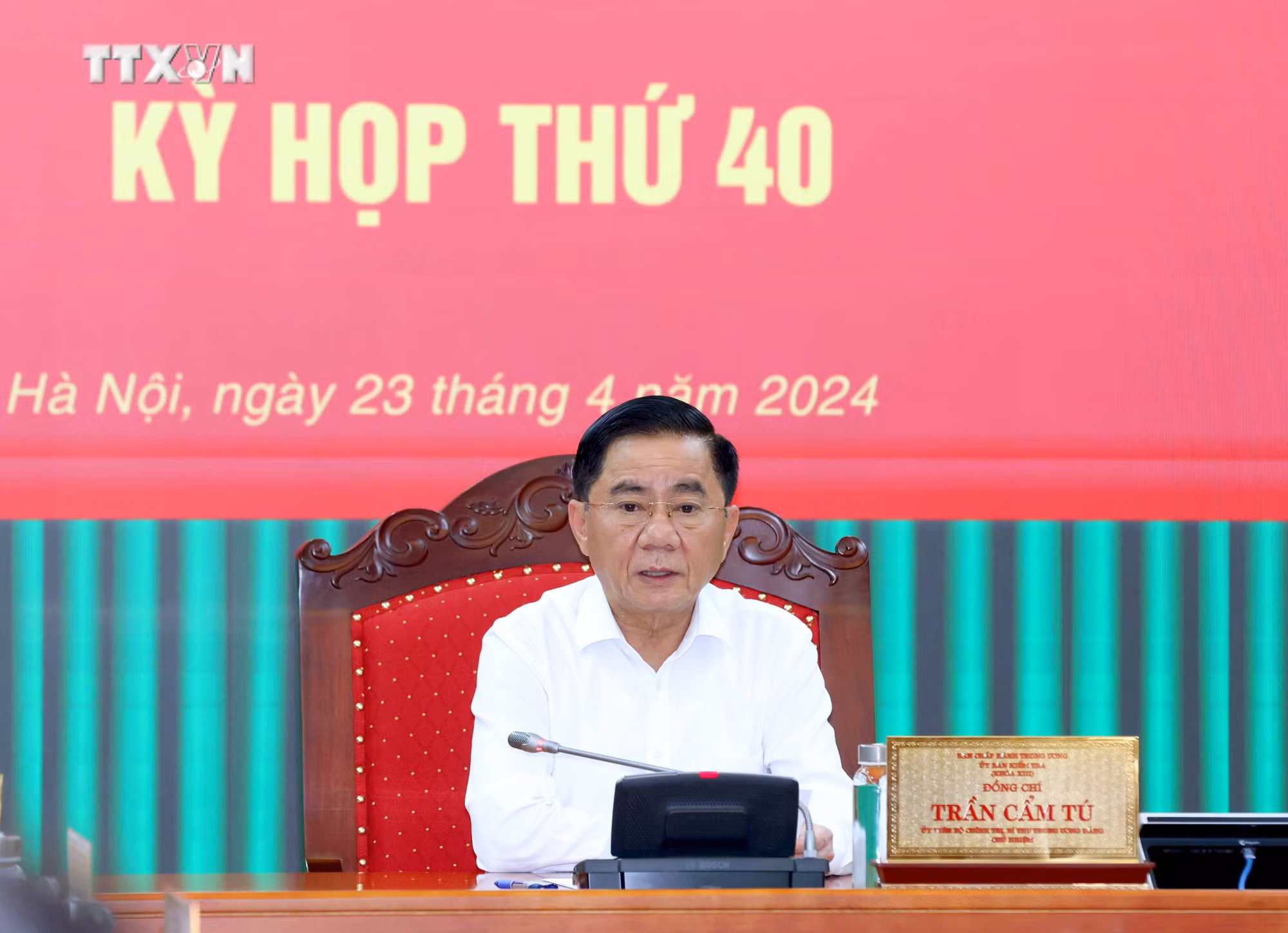 vna_potal_ky_hop_thu_40_uy_ban_kiem_tra_trung_uong__7339888.jpg