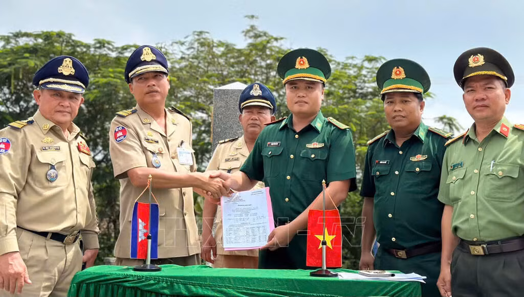 Phạm Văn Bé Em3.jpg