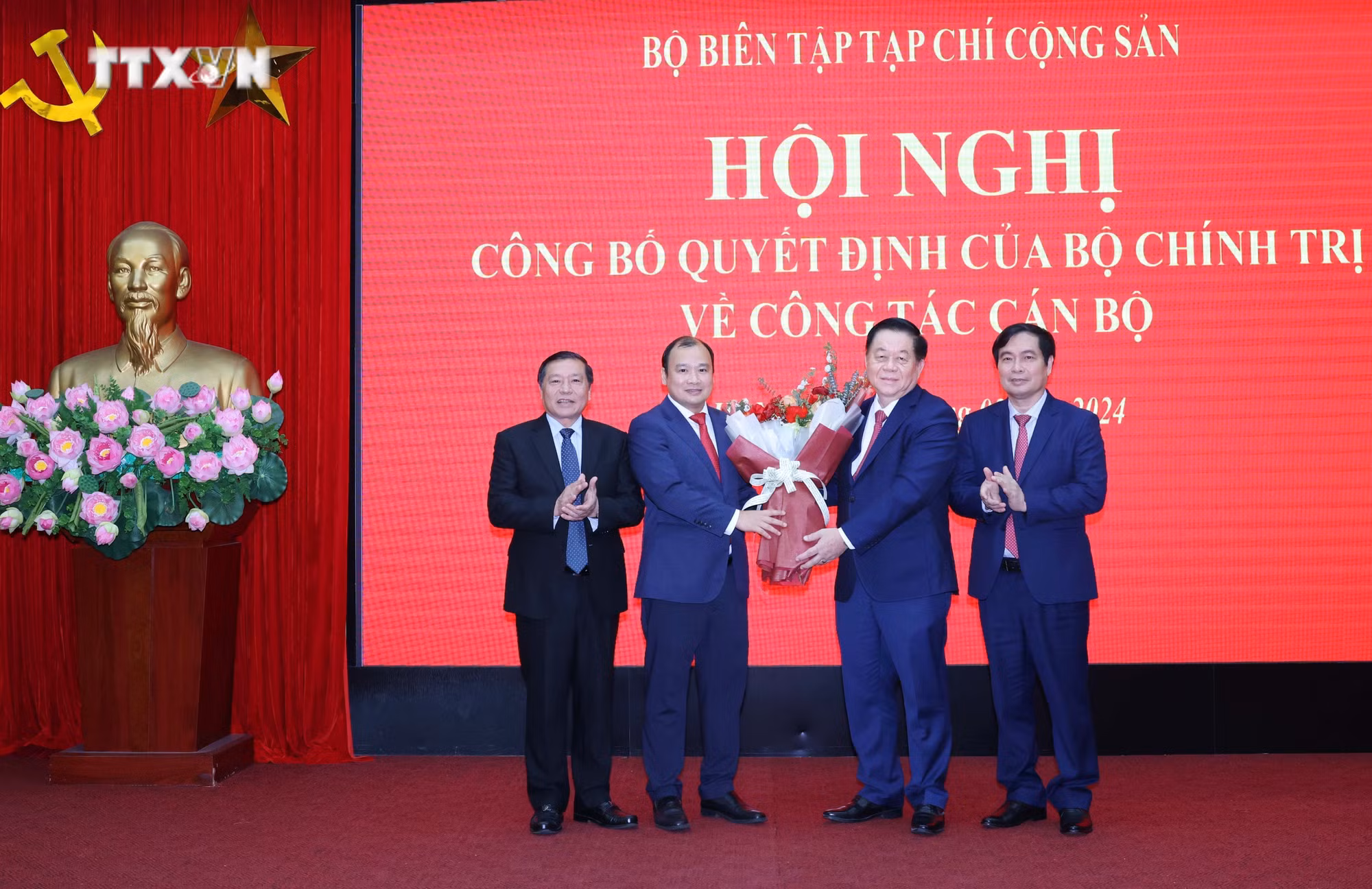 vna_potal_dong_chi_le_hai_binh_giu_chuc_tong_bien_tap_tap_chi_cong_san_7288383.jpg