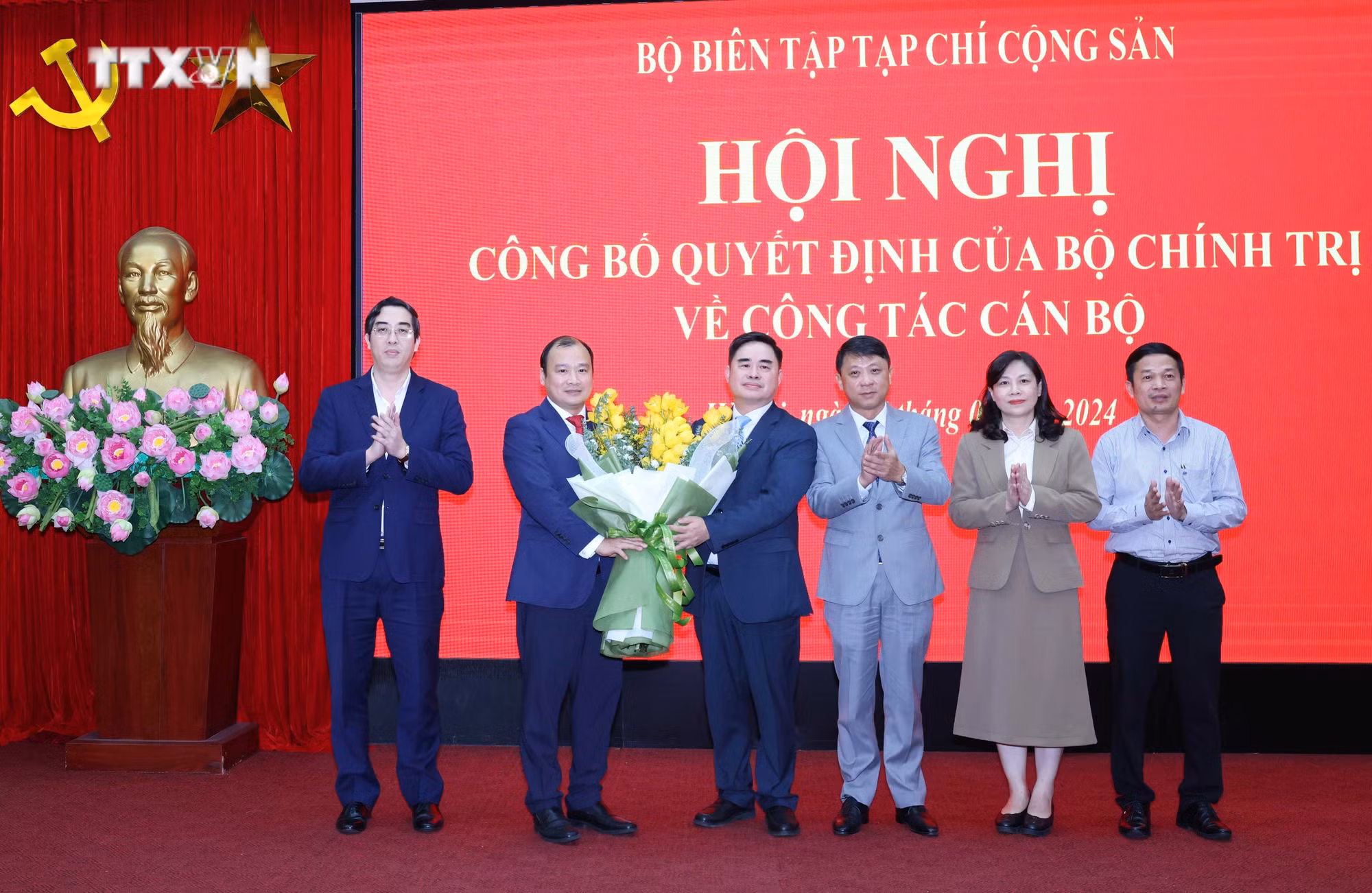 vna_potal_dong_chi_le_hai_binh_giu_chuc_tong_bien_tap_tap_chi_cong_san_7288381.jpg