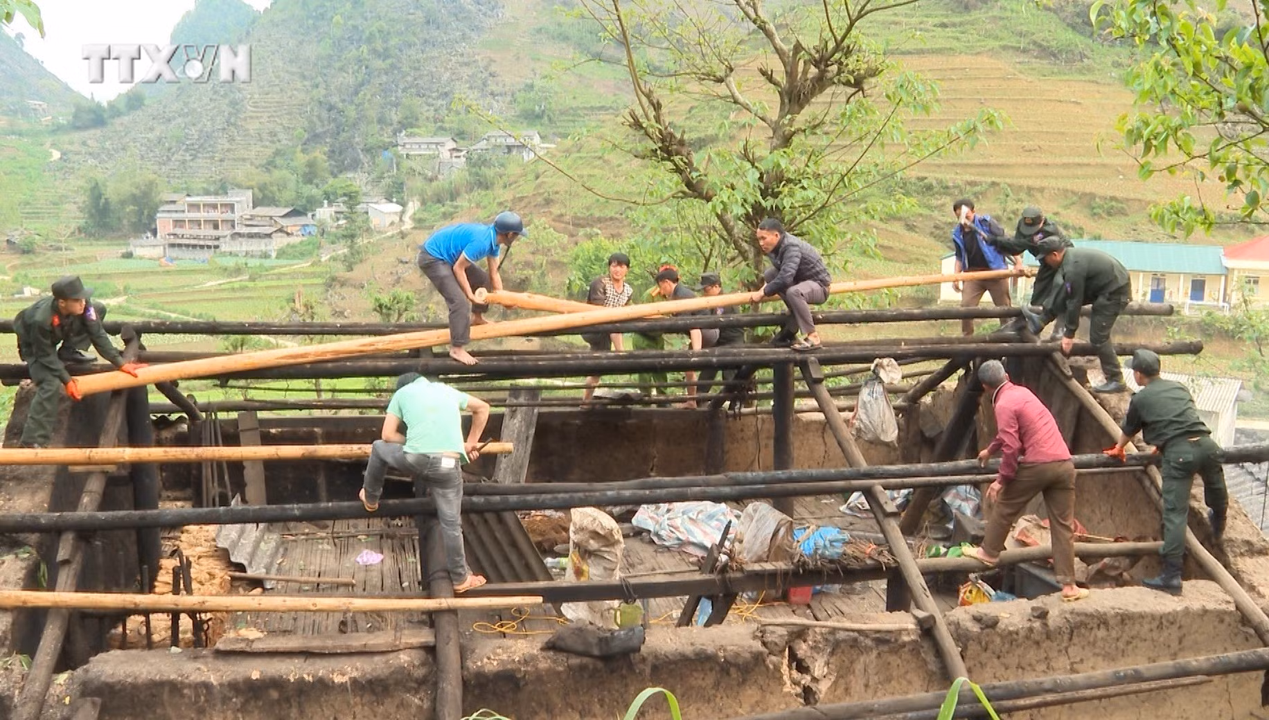 vna_potal_ha_giang_kip_thoi_ho_tro_nhan_dan_khac_phuc_hau_qua_do_mua_da_va_loc_xoay__7300314.jpg
