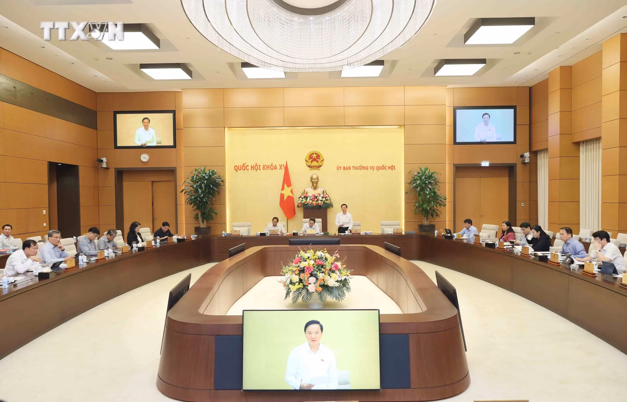 vna_potal_ubtv_quoc_hoi_xem_xet_quyet_dinh_viec_sap_xep_don_vi_hanh_chinh_cap_huyen_cap_xa_giai_doan_2023-2025_cua_cac_tinh_nam_dinh_soc_trang_va_tuye_7496415.jpg