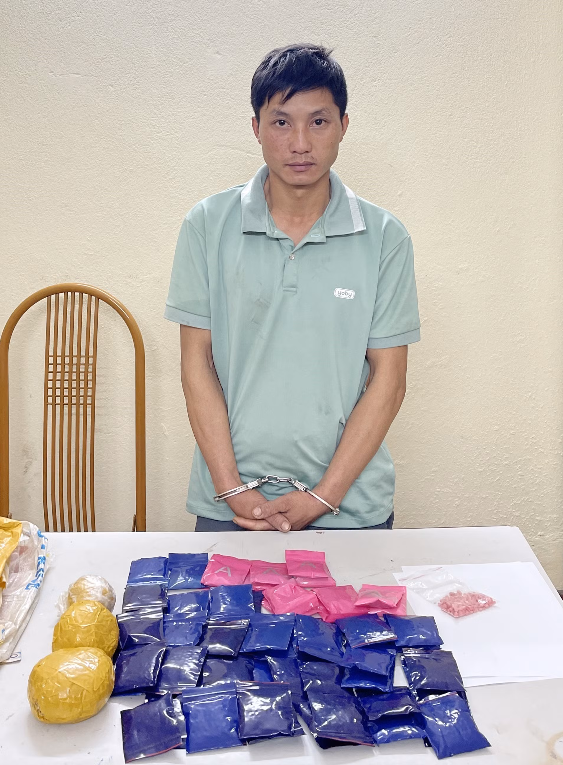 Bắt đối tượng Giàng A Kỷ vì mua bán trái phép chất ma túy