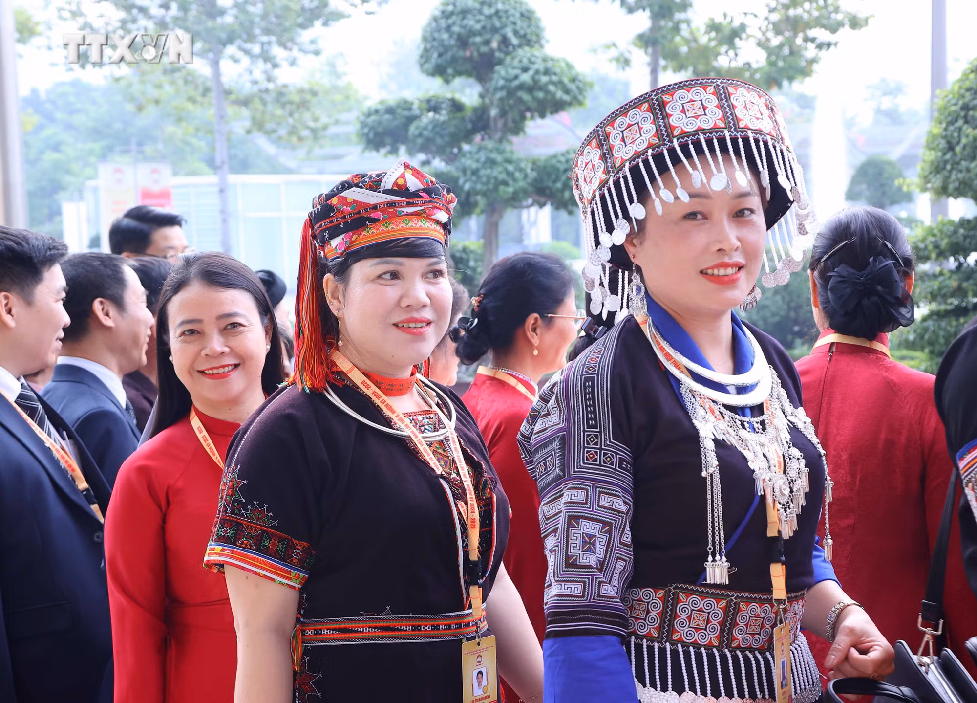 vna_potal_khai_mac_trong_the_dai_hoi_x_mat_tran_to_quoc_viet_nam_7655339.jpg