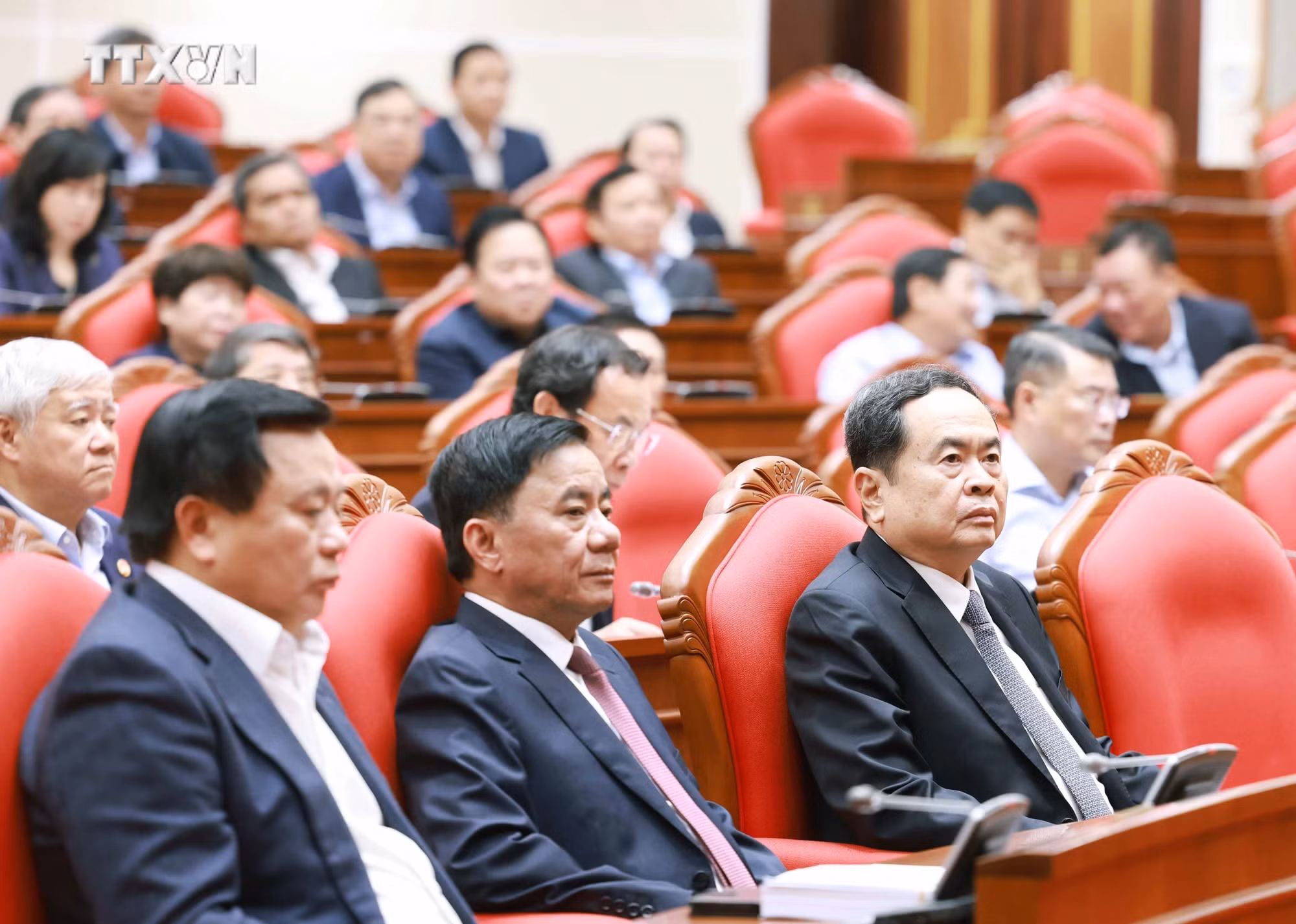 vna_potal_be_mac_hoi_nghi_ban_chap_hanh_trung_uong_dang_khoa_xiii__7722112.jpg