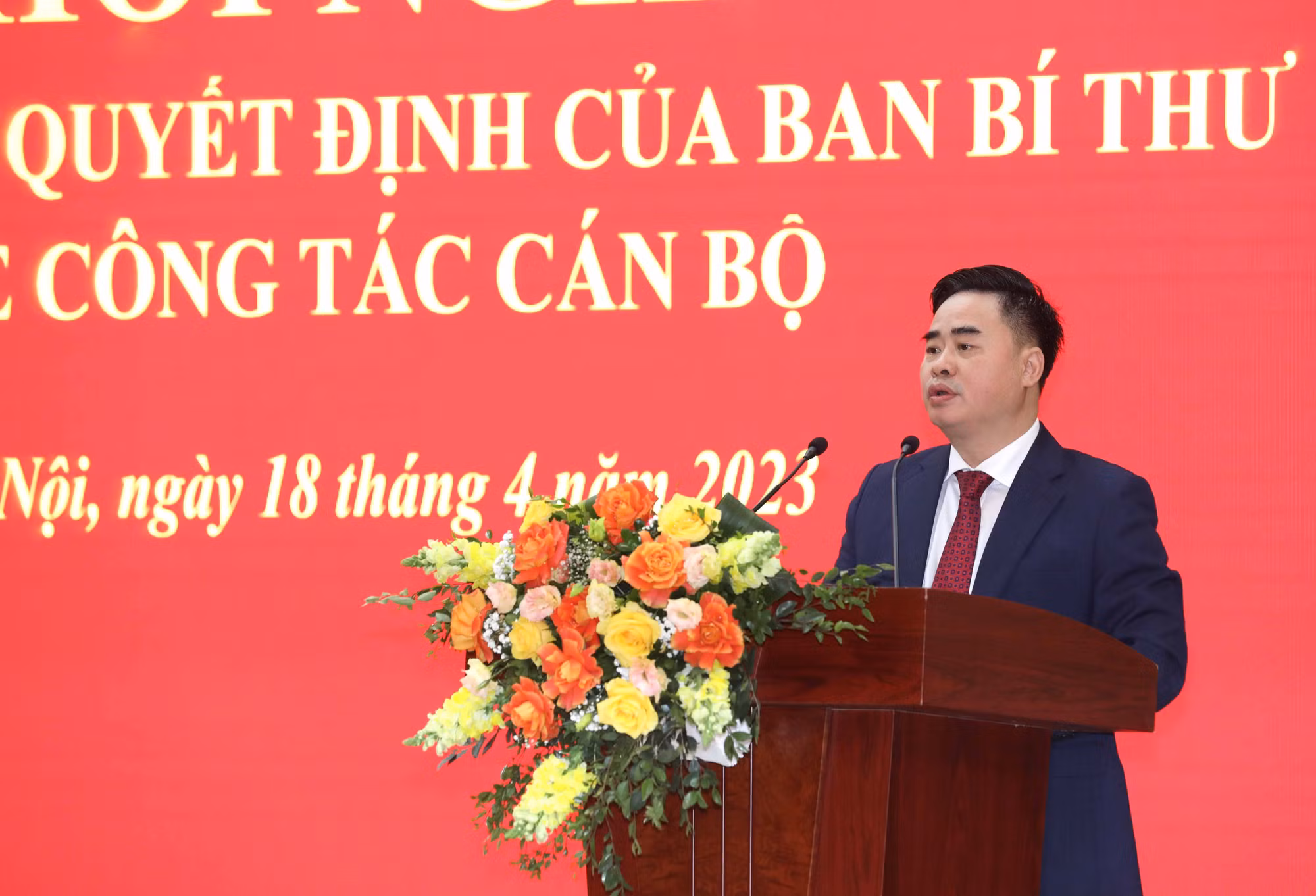 Đồng chí Phạm Minh Tuấn, Phó Tổng Biên tập phụ trách Tạp chí Cộng sản phát biểu tại hội nghị. Ảnh: Phương Hoa - TTXVN