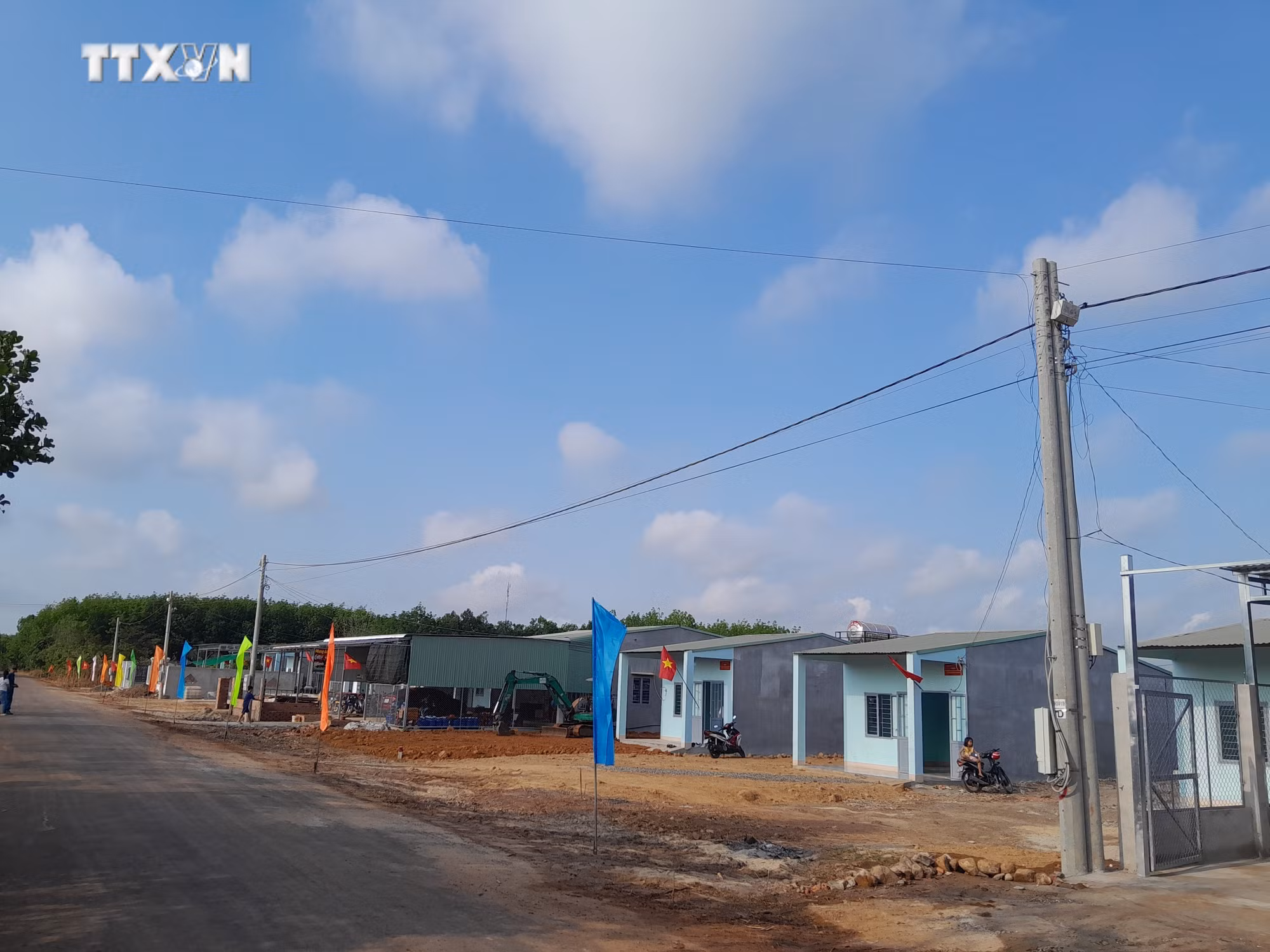 vna_potal_binh_phuoc_ban_giao_diem_dan_cu_lien_ke_chot_dan_quan_bien_gioi_7304761.jpg