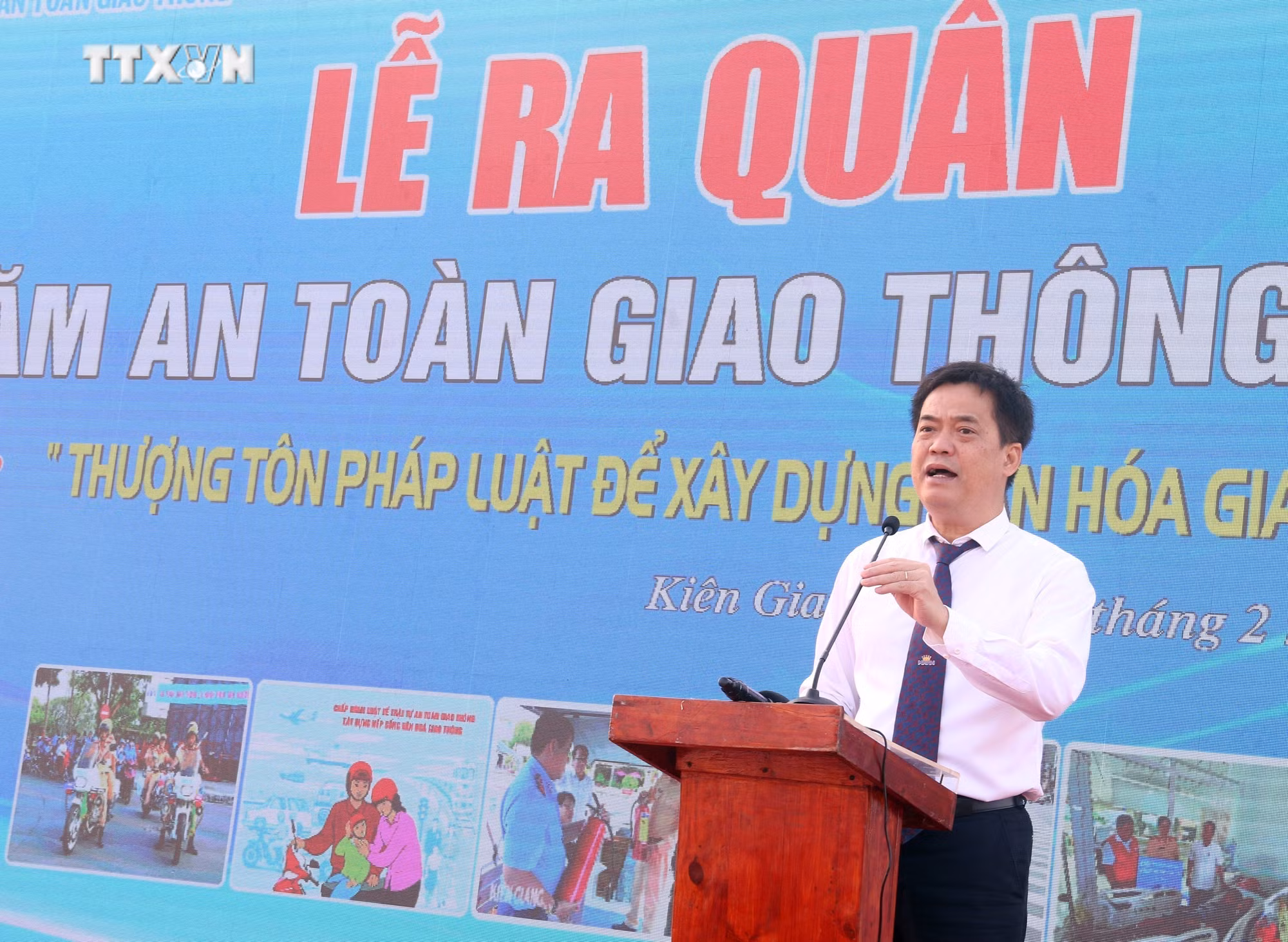 vna_potal_kien_giang_phat_dong_ra_quan_thuc_hien_nam_an_toan_giao_thong_2024_7207818.jpg