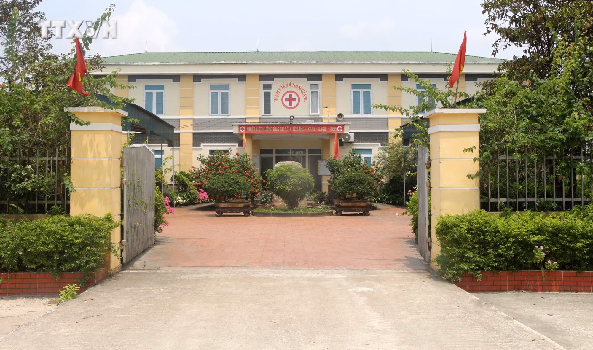 vna_potal_nam_dan_phan_dau_ve_dich_nong_thon_moi_kieu_mau_vao_nam_2025_7381530.jpg