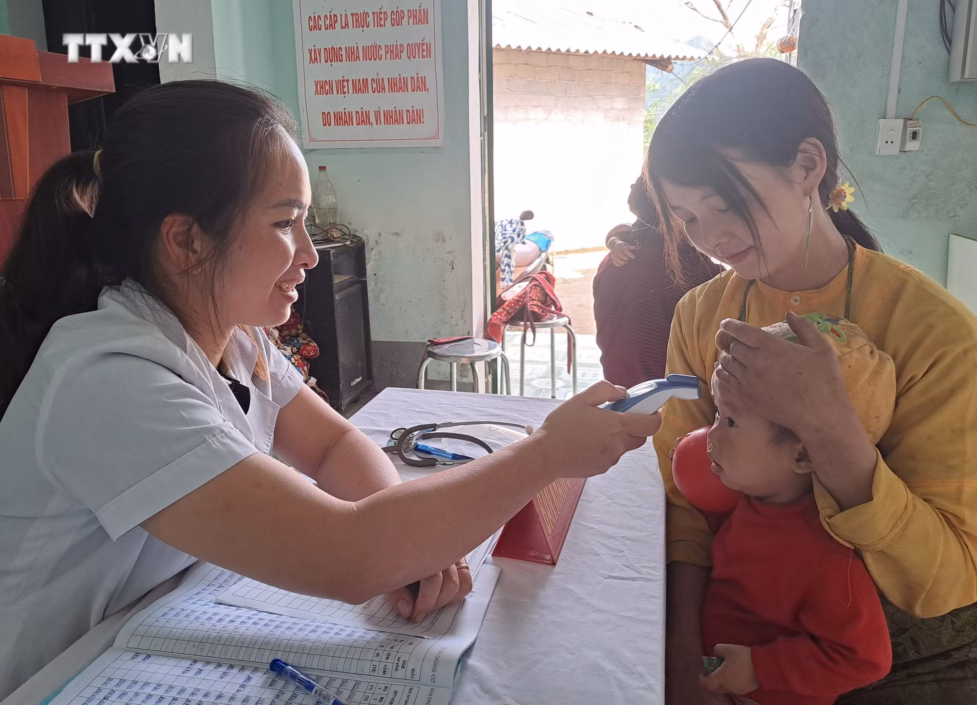 vna_potal_ha_giang_nang_cao_chat_luong_kham_chua_benh_trong_he_thong_y_te_co_so_7386435.jpg