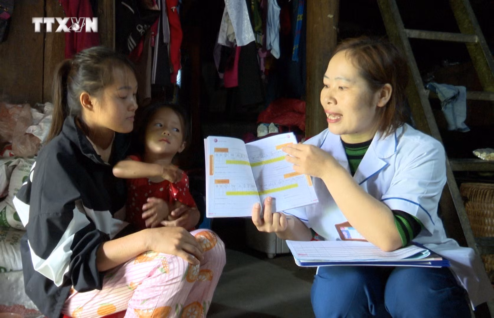 vna_potal_ha_giang_nang_cao_chat_luong_kham_chua_benh_trong_he_thong_y_te_co_so_7386433.jpg