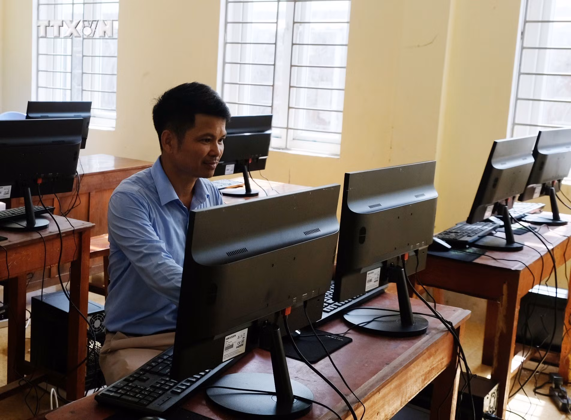 vna_potal_nghe_an_dam_bao_cac_dieu_kien_de_trien_khai_chuong_trinh_giao_duc_pho_thong_moi__7539744.jpg