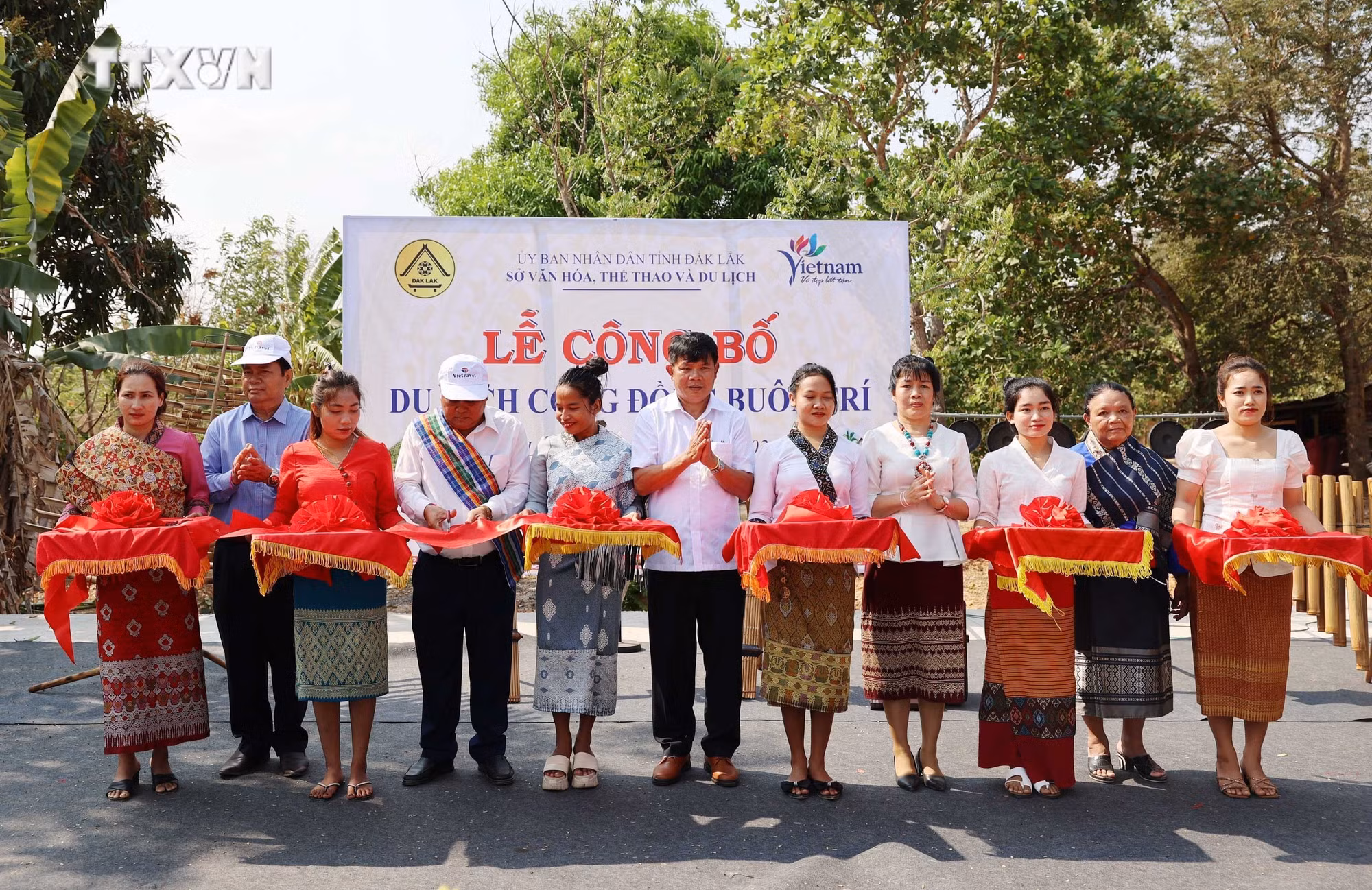 vna_potal_le_cong_bo_buon_du_lich_cong_dong_buon_tri_xa_krong_na_buon_don_dak_lak_7261486.jpg
