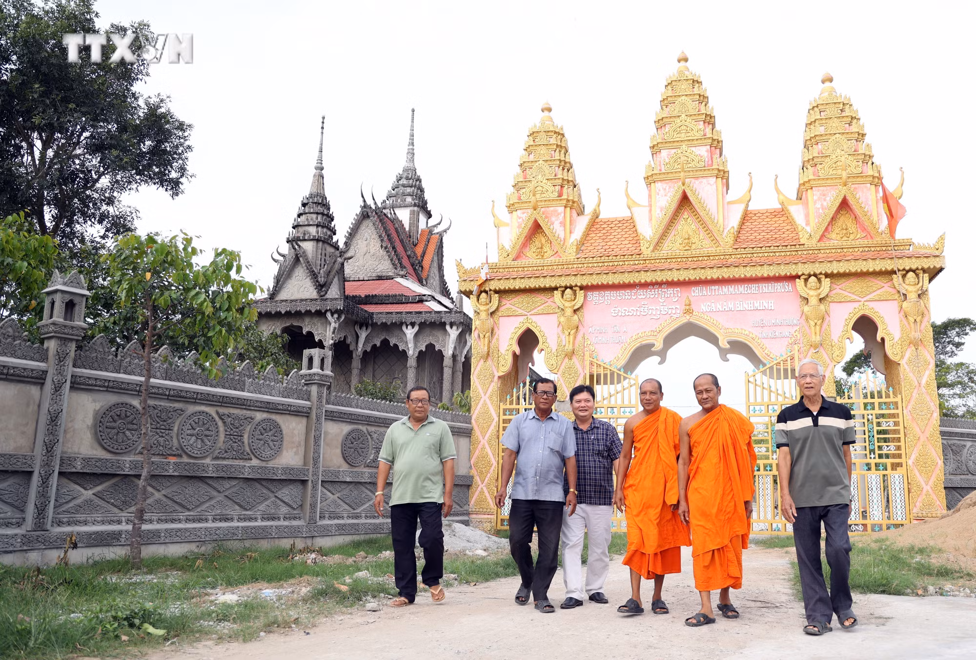 vna_potal_ong_danh_ut_nguoi_co_uy_tin_trong_dong_bao_dan_toc_khmer_tai_kien_giang_7210634.jpg