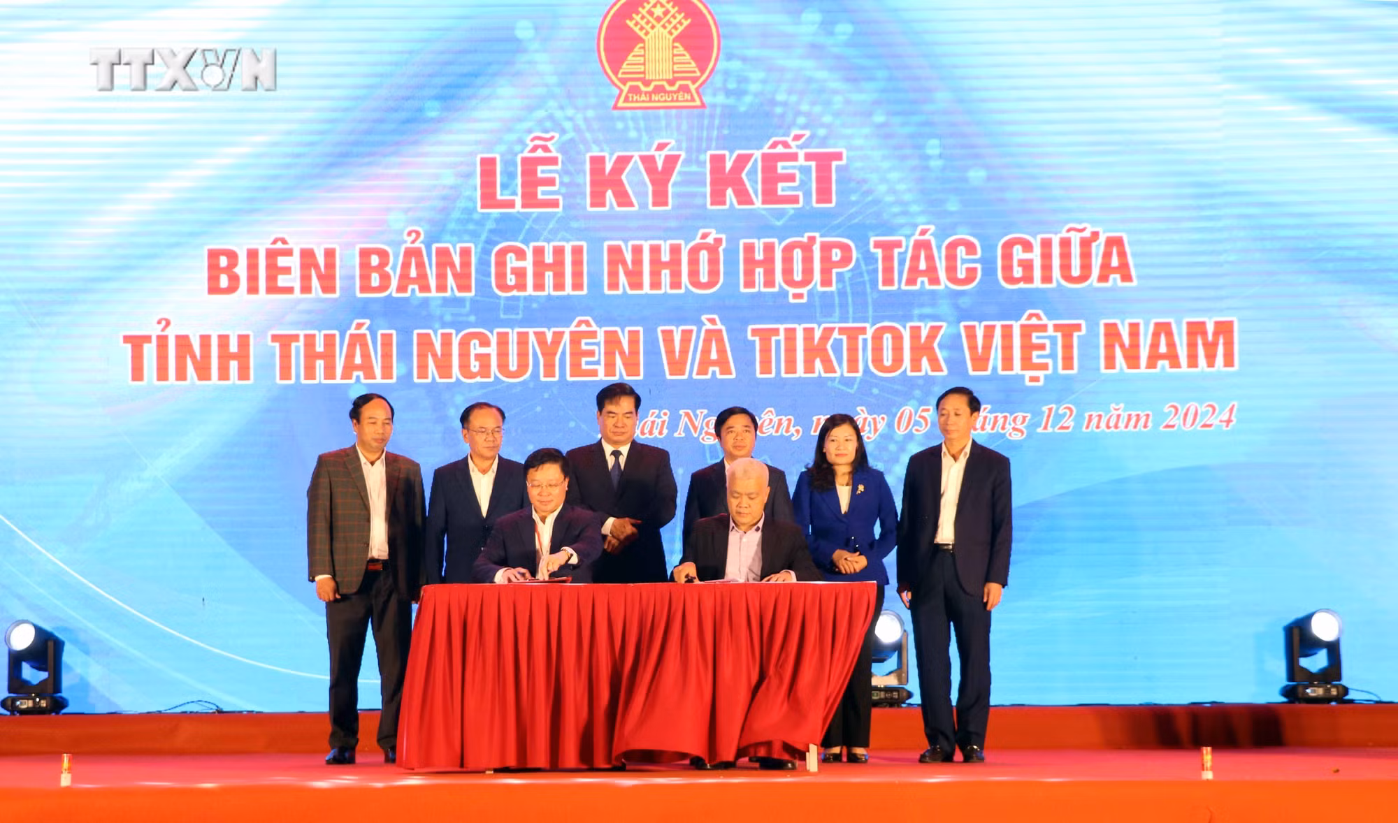 vna_potal_thai_nguyen_khai_mac_“festival_nong_san_ocop_lang_nghe_gan_ket_du_lich”_7741377.jpg