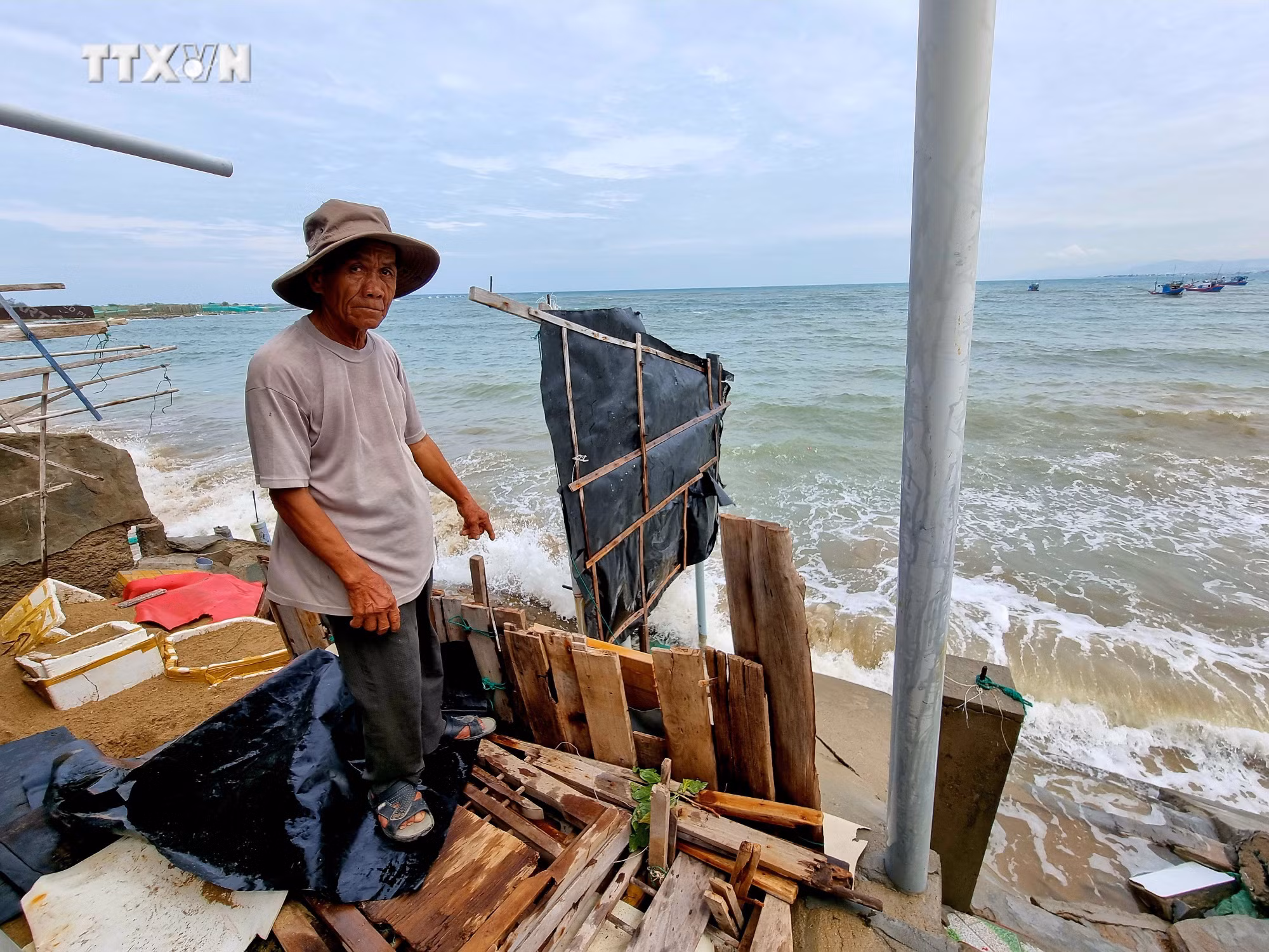 vna_potal_ninh_thuan_song_bien_xam_thuc_manh_uy_hiep_khu_dan_cu_ven_bien_7404498.jpg