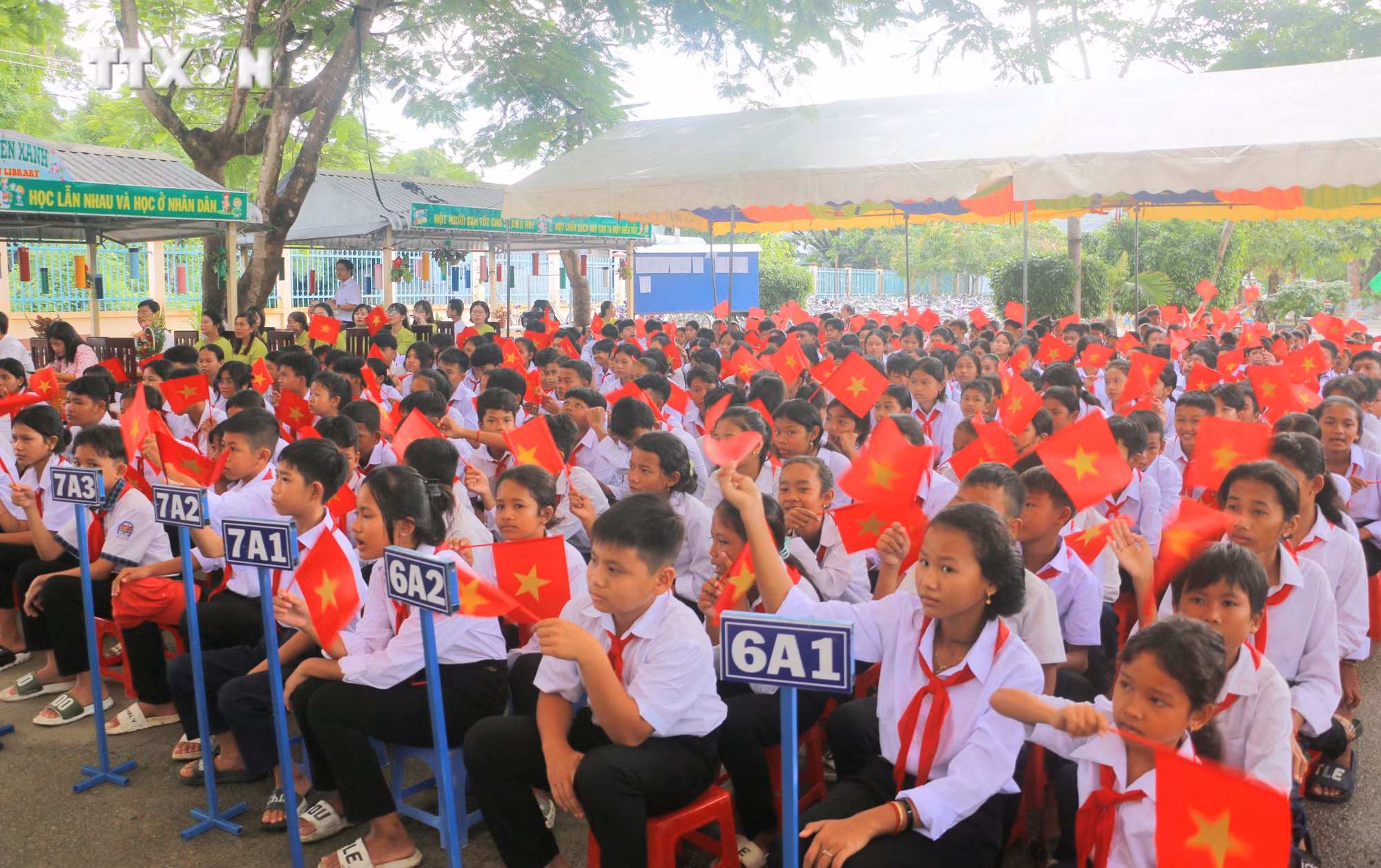 vna_potal_hon_23_trieu_hoc_sinh_ca_nuoc_buoc_vao_nam_hoc_moi_2024_-_2025_7574132.jpg