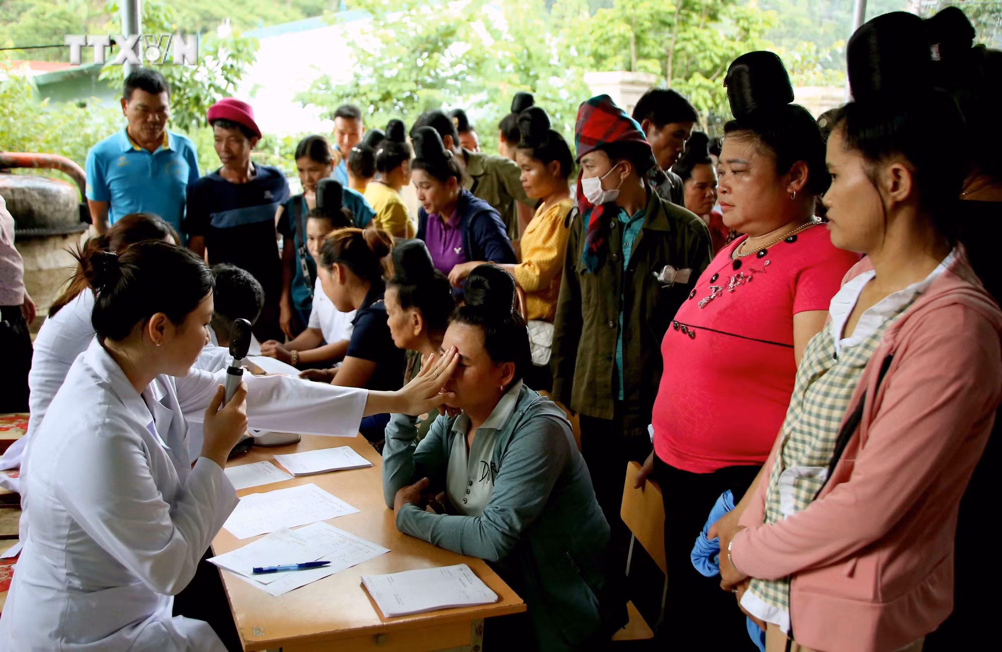vna_potal_kham_chua_benh_ho_tro_nhan_dan_vung_ngap_ung_o_son_la_7520781.jpg