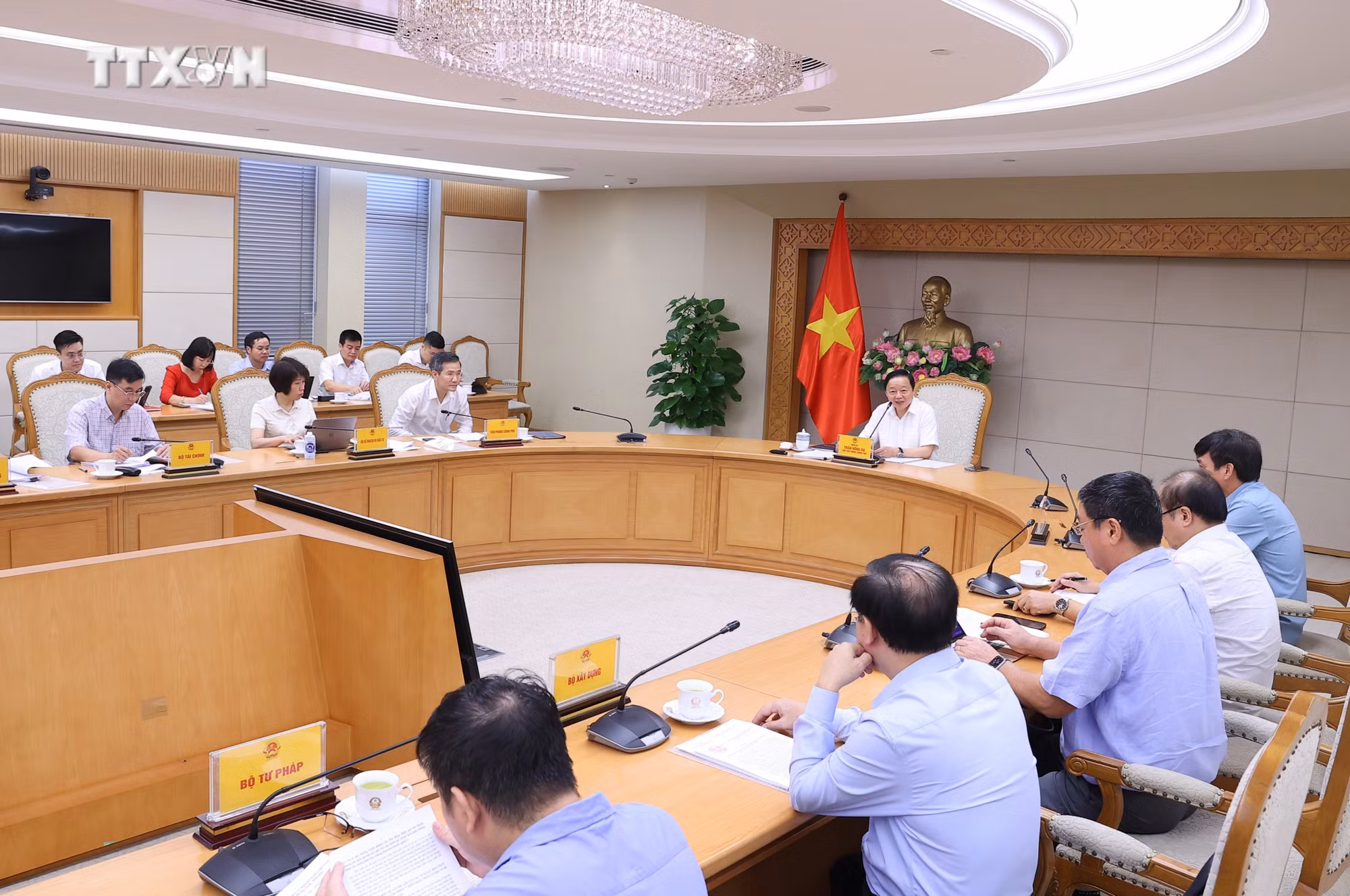 vna_potal_pho_thu_tuong_tran_hong_ha_hop_ve_du_an_luat_dia_chat_va_khoang_san_7556521.jpg
