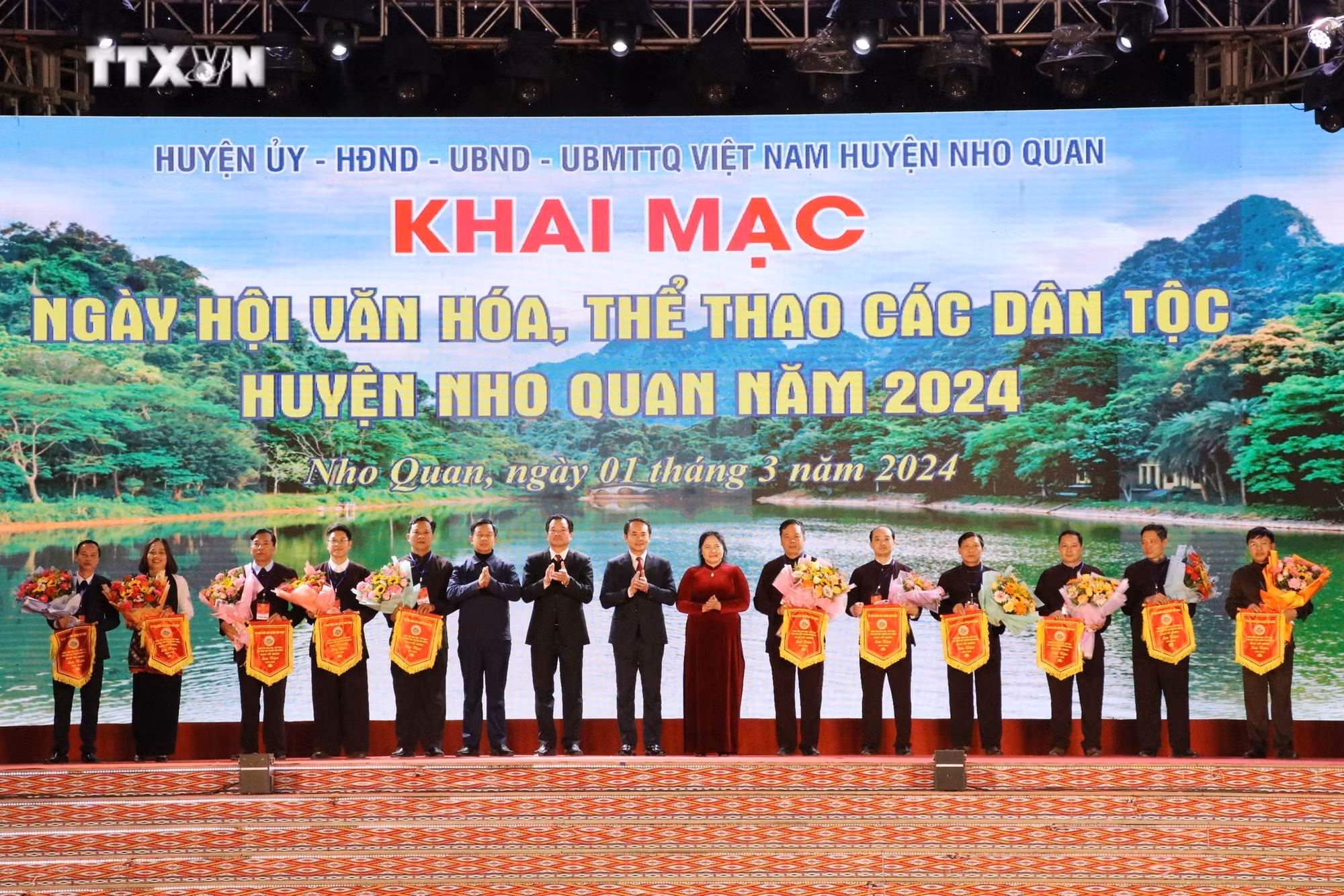 vna_potal_ngay_hoi_van_hoa_the_thao_cac_dan_toc_huyen_nho_quan_noi_luu_giu_nhung_net_van_hoa_muong_doc_dao_7251204.jpg