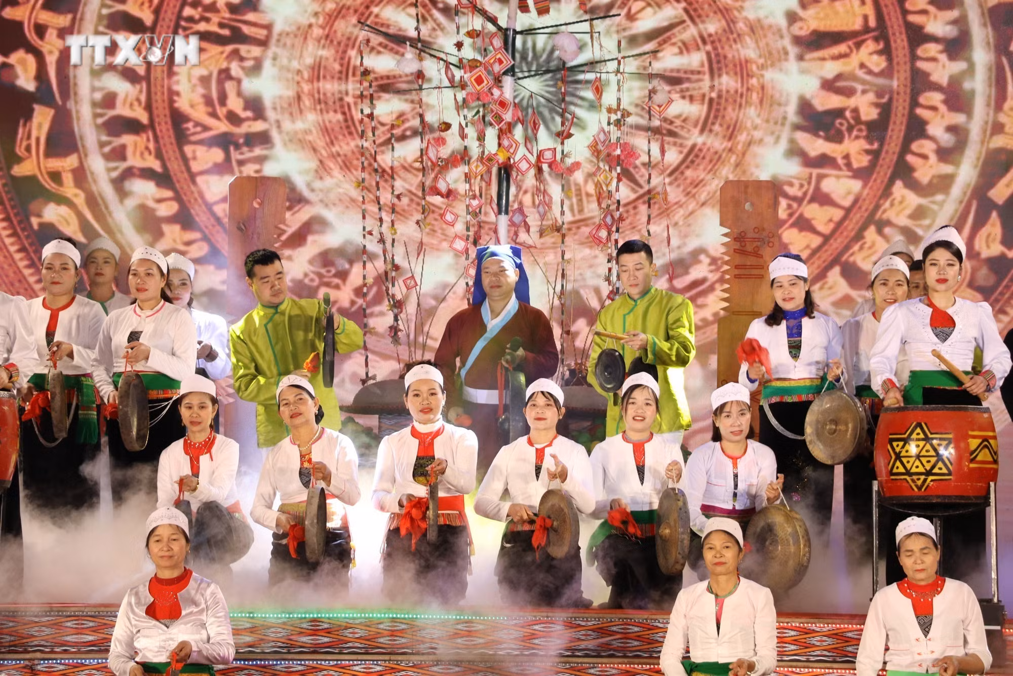 vna_potal_ngay_hoi_van_hoa_the_thao_cac_dan_toc_huyen_nho_quan_noi_luu_giu_nhung_net_van_hoa_muong_doc_dao_7251205.jpg