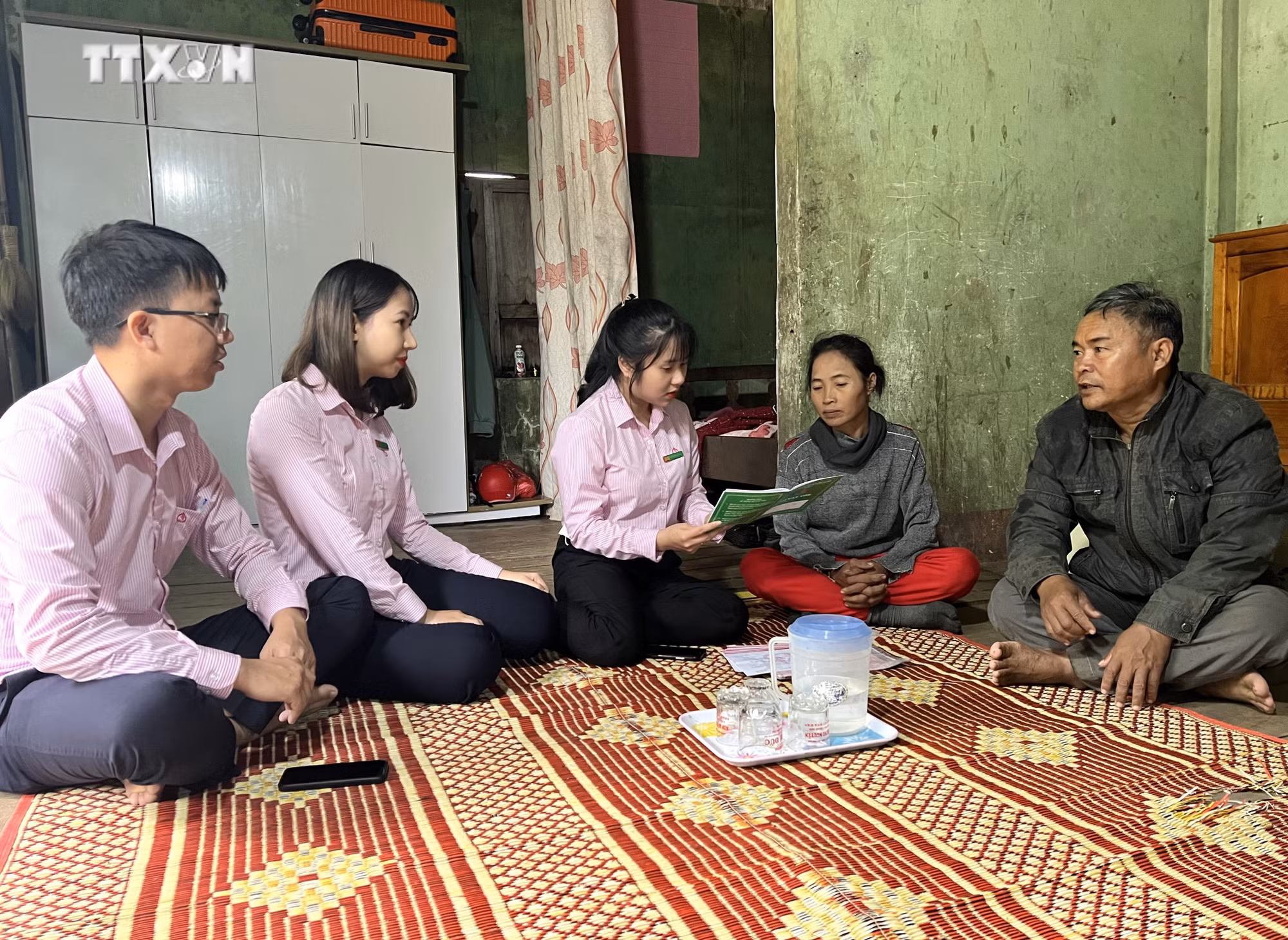 vna_potal_quang_tri_von_vay_uu_dai_-_diem_tua_cho_ho_dan_toc_thieu_so_vuon_len_thoat_ngheo_6493044.jpg