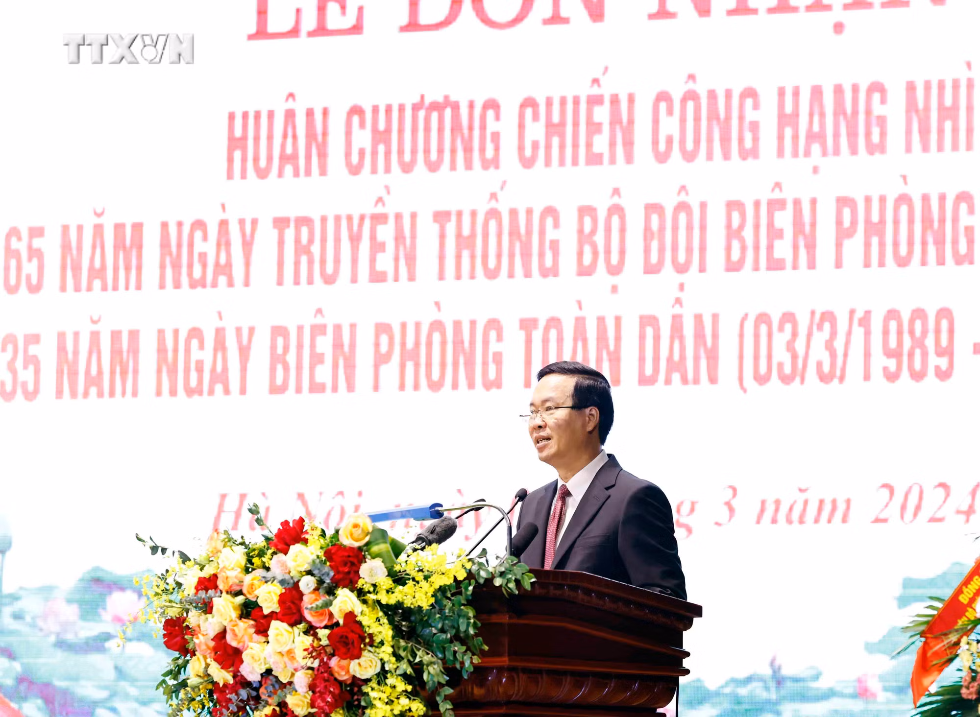 vna_potal_chu_tich_nuoc_vo_van_thuong_du_le_don_nhan_huan_chuong_chien_cong_hang_nhi__7249814.jpg